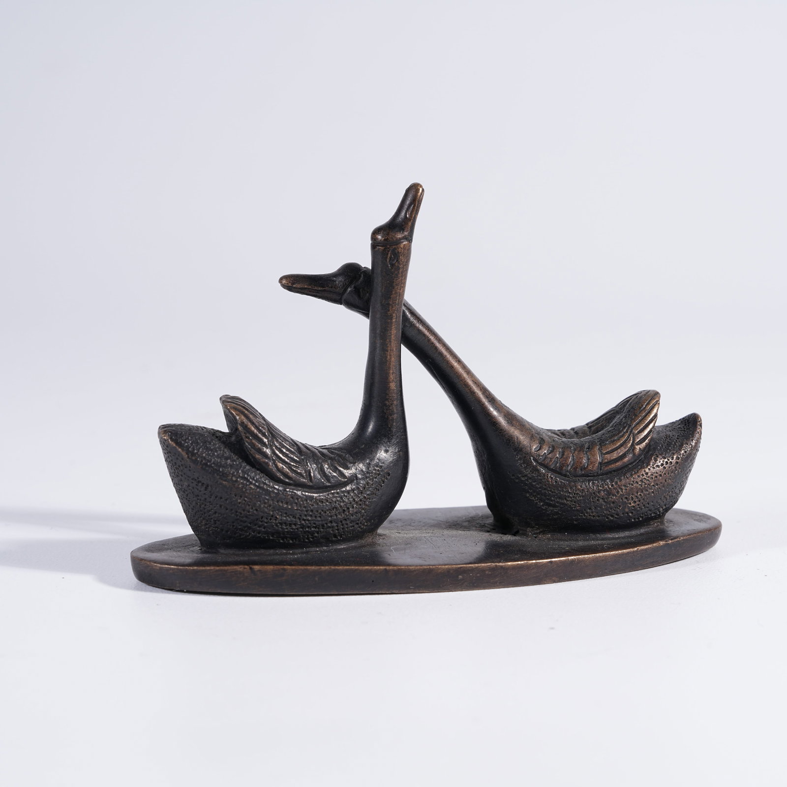 A BRONZE SWAN PEN HOLDER (1 of 8)
