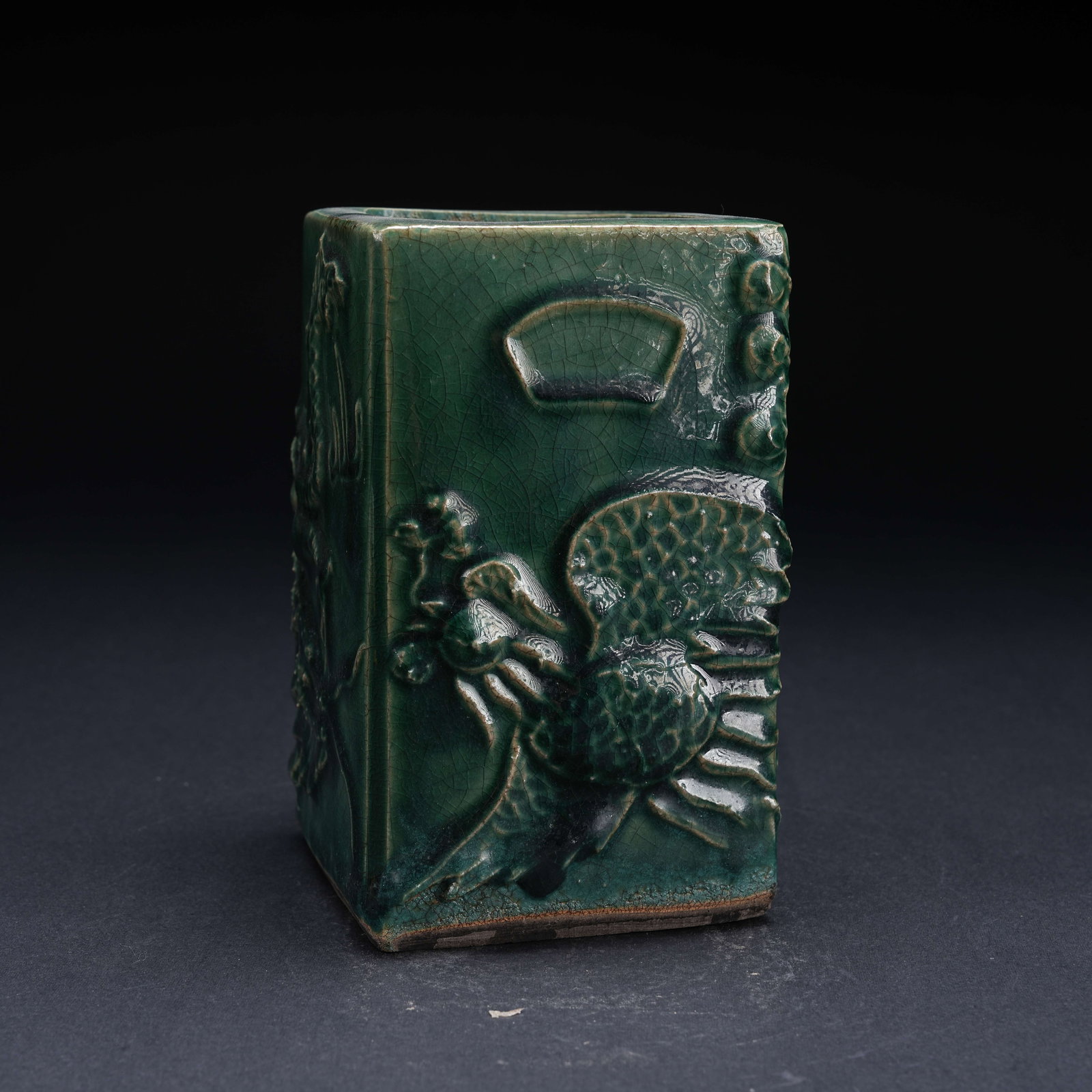 A SQUARE BRUSH HOLDER WITH GREEN GROUND AND DRAGON AND PHOENIX PATTERN: Square Brush Holder with Green Ground and Dragon and Phoenix Pattern