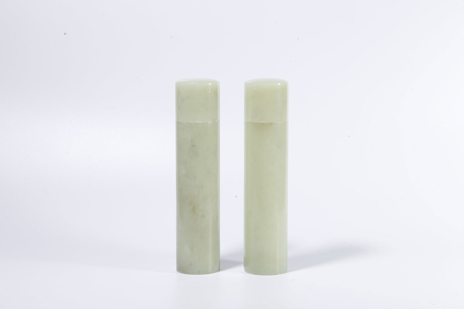 A HETIAN JADE INCENSE HOLDERS (A PAIR) (1 of 9)