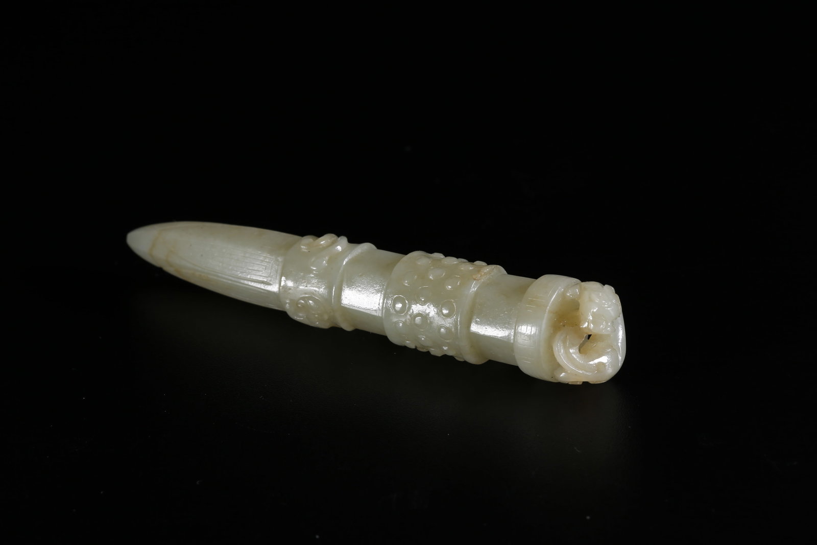 A HETIAN JADE CARVED PENDANT (1 of 9)