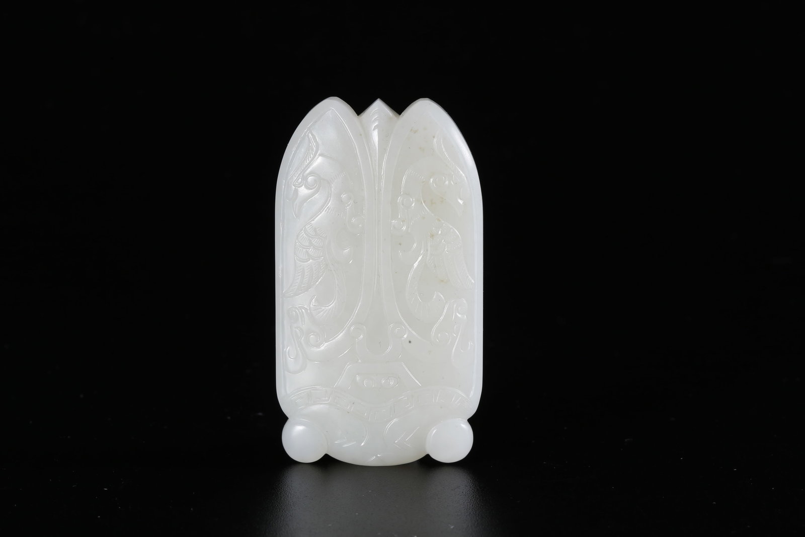 A HETIAN JADE CARVED "ONE CRY ASTONISHES THE WORLD" ORNAMENT (1 of 10)