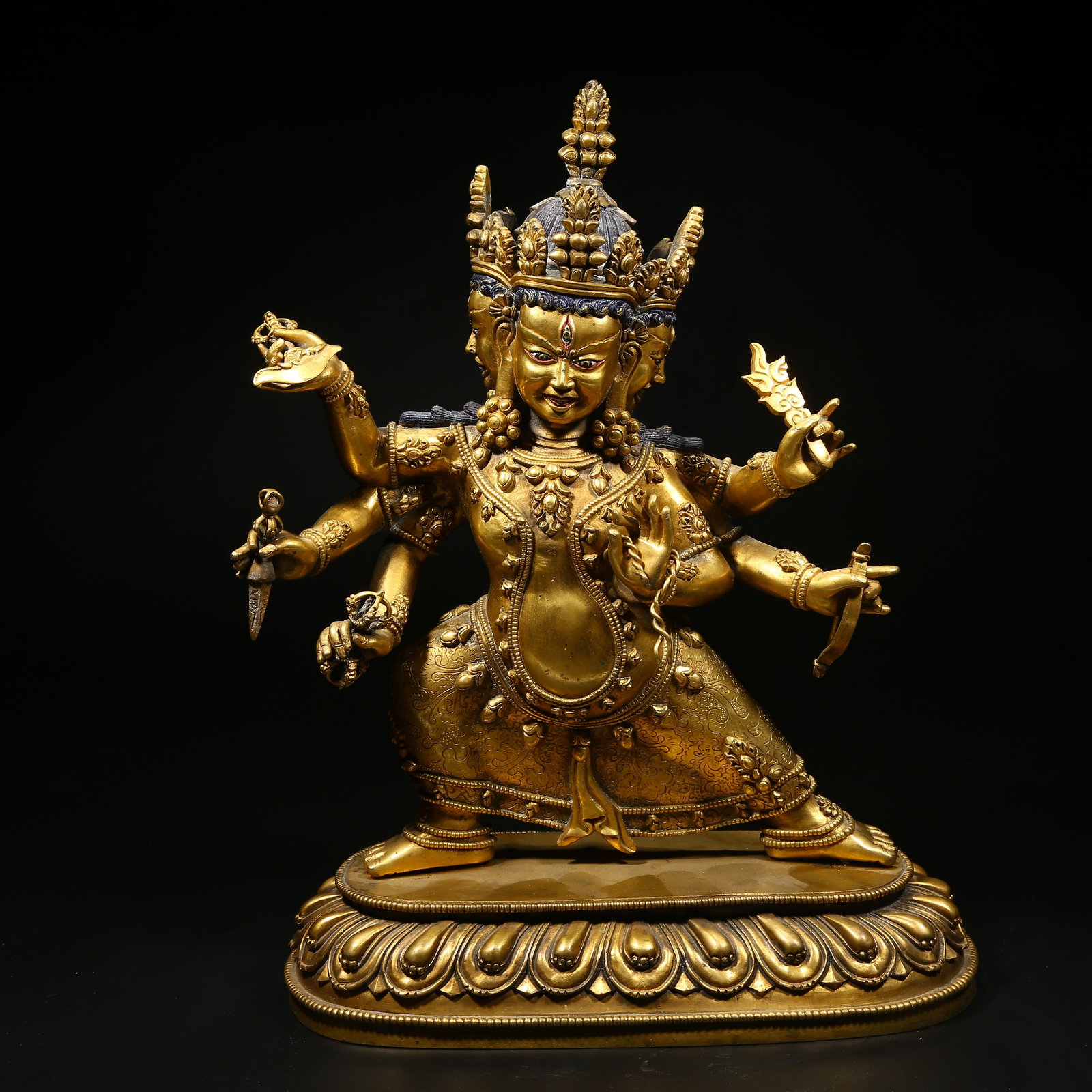 A GILT BRONZE STATUE OF LEAF-ROBED BUDDHIST MOTHER (1 of 8)