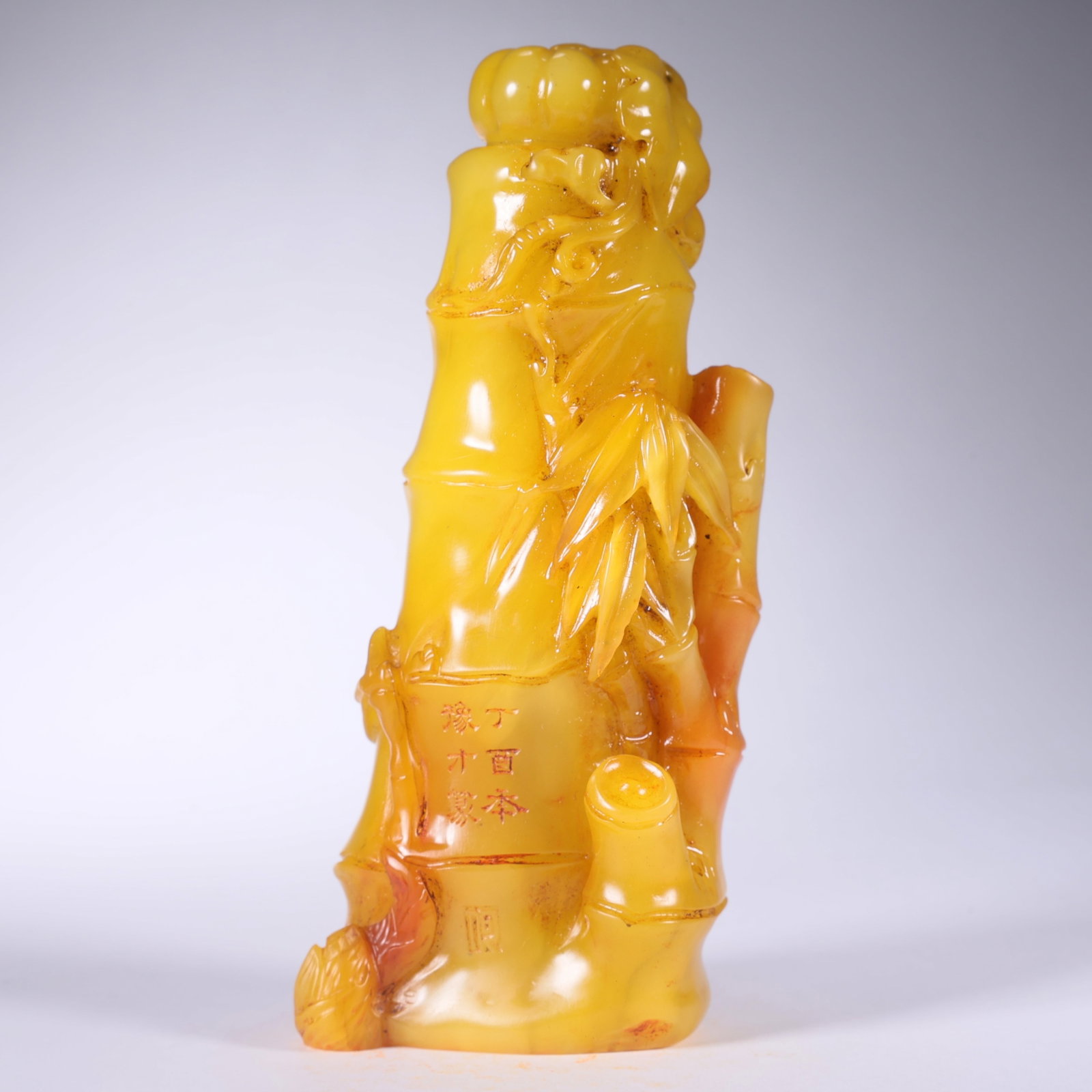 A TIANHUANG STONE LARGE SEAL WITH BAMBOO-JOINT AND PUMPKIN KNOB (1 of 9)