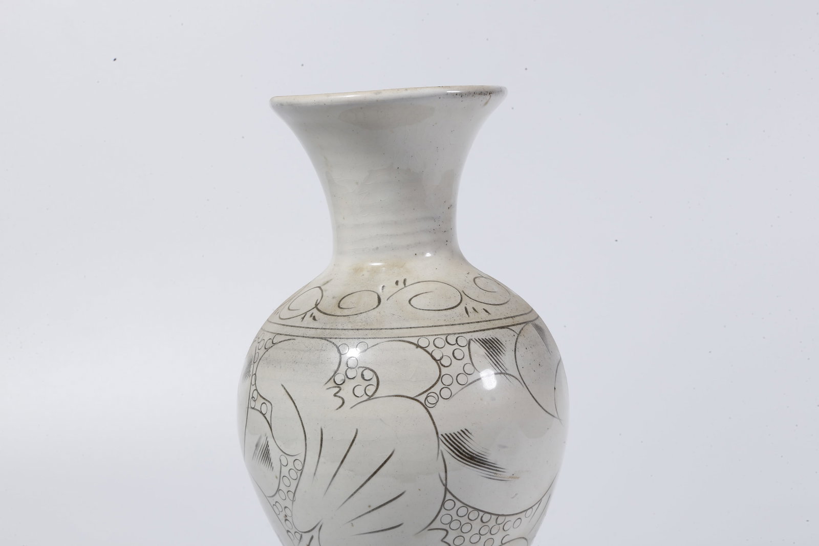 A CIZHOU WARE VASE - 8
