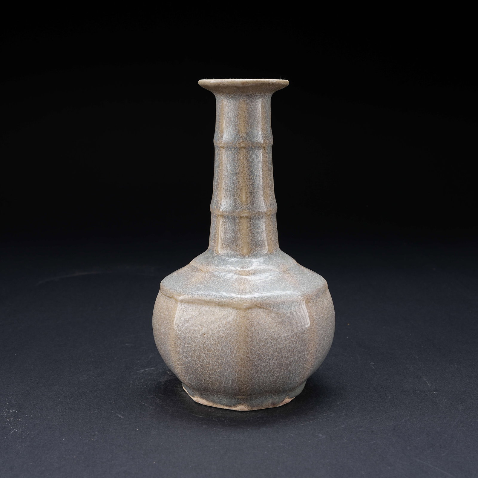 A OLD KILN STRING-PATTERN LOBED BOTTLE (1 of 9)