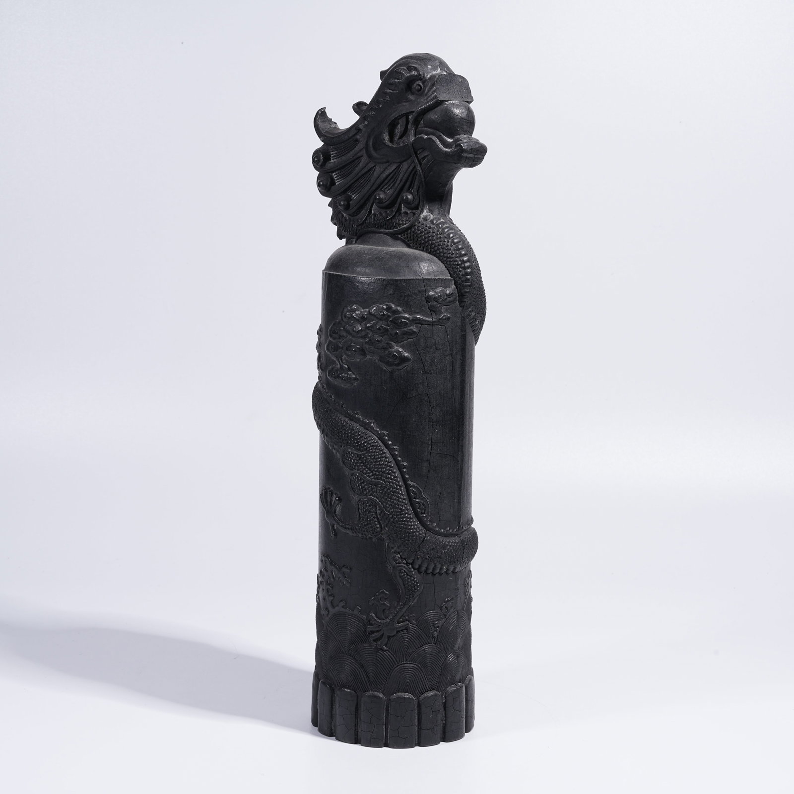 A BRONZE DRAGON-HEAD ORNAMENT (1 of 9)