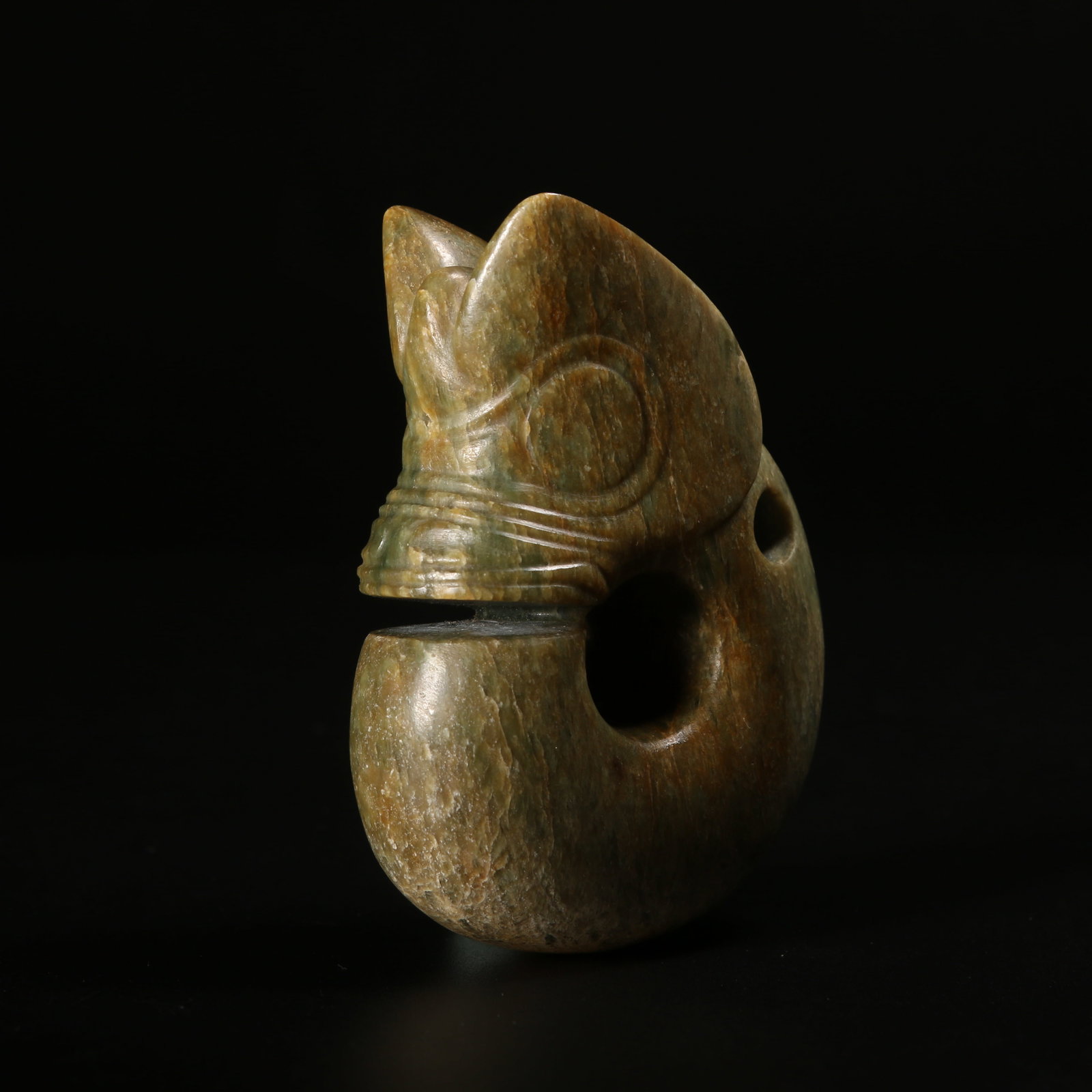 A ANCIENT JADE PIG-DRAGON (1 of 7)