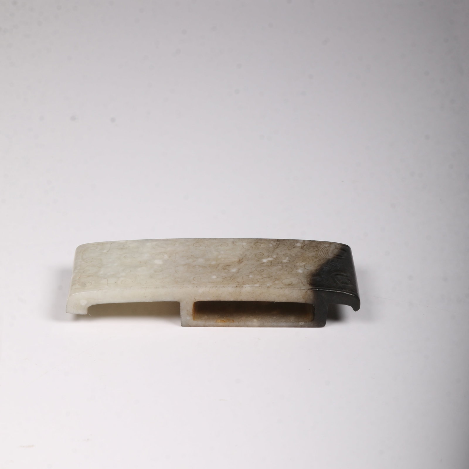 A ANCIENT JADE SWORD ORNAMENT (1 of 7)