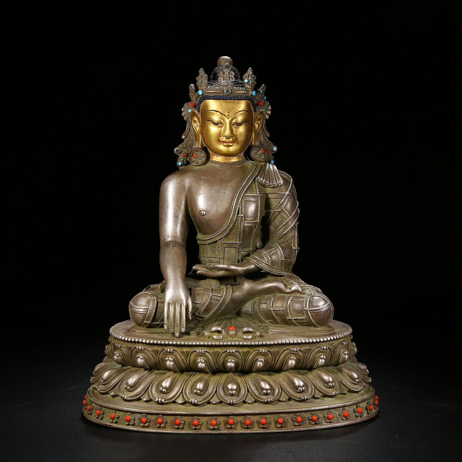 A SILVER-CROWNED SHAKYAMUNI BUDDHA STATUE (1 of 8)