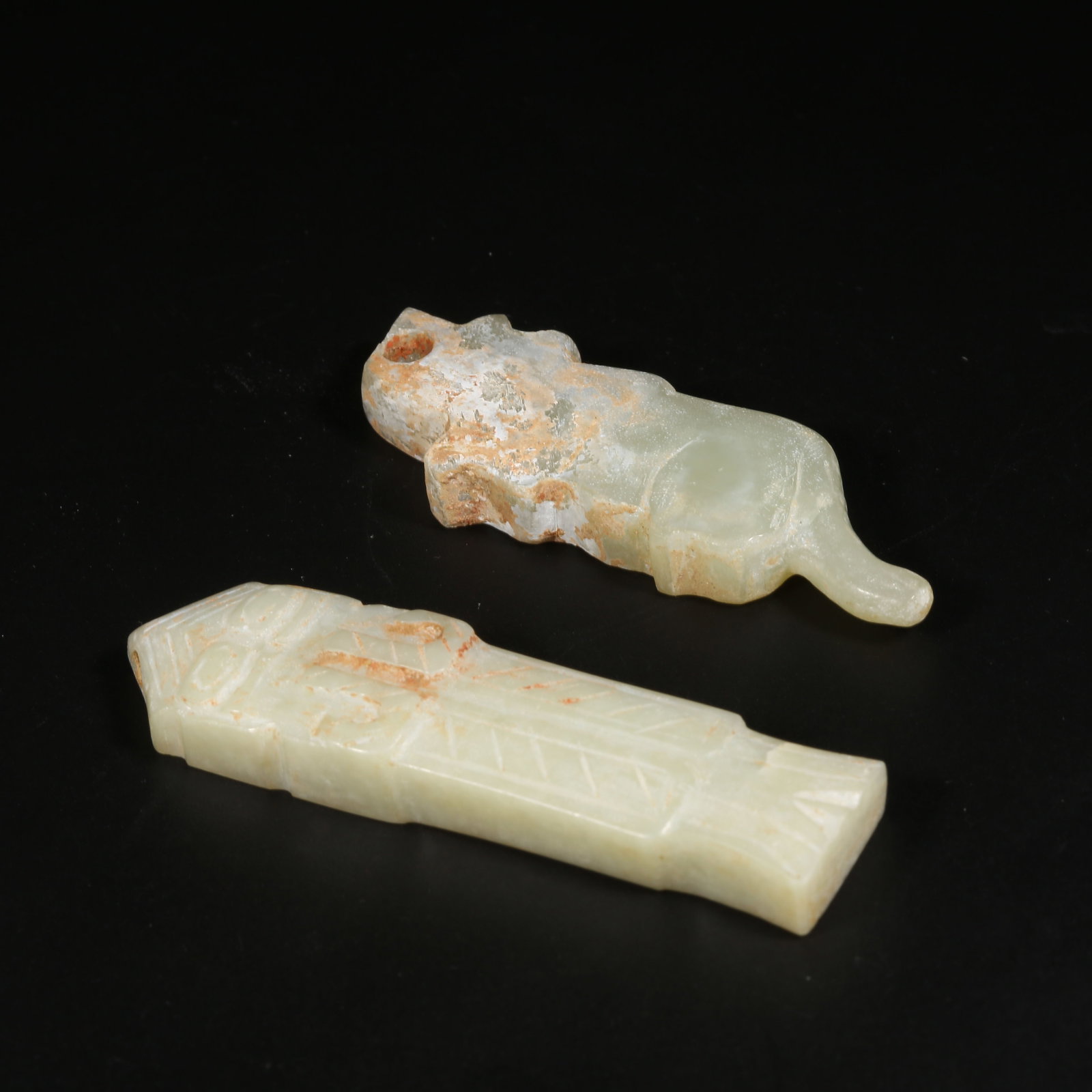 A ARCHAIC JADE AUSPICIOUS BEAST PENDANT SET (1 of 10)