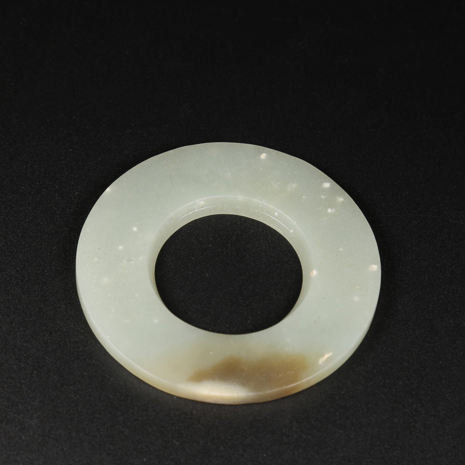 A ARCHAIC JADE RING (1 of 7)