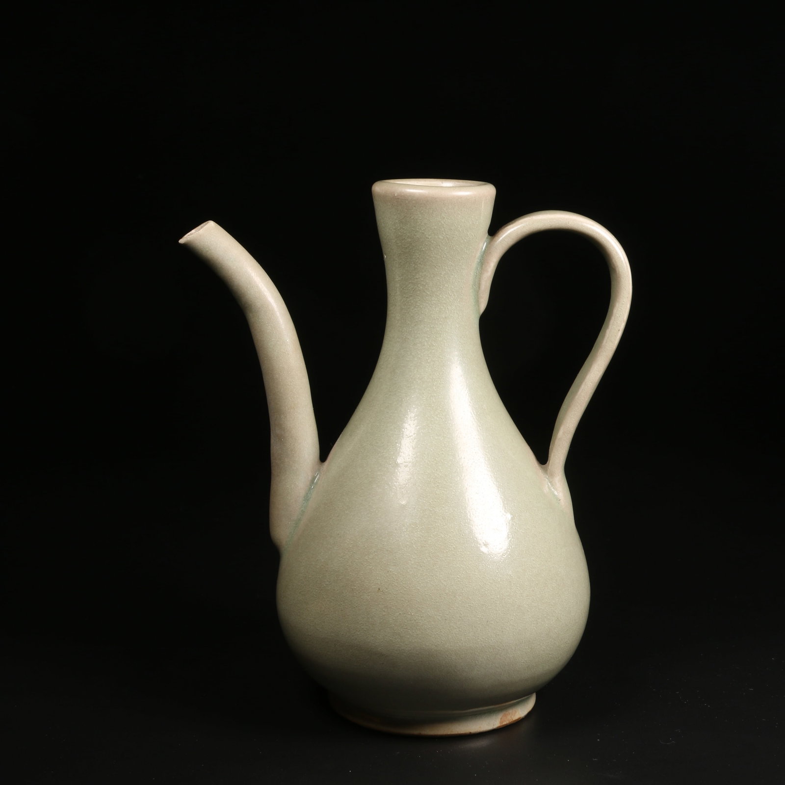 A YAOZHOU KILN EWER (1 of 10)