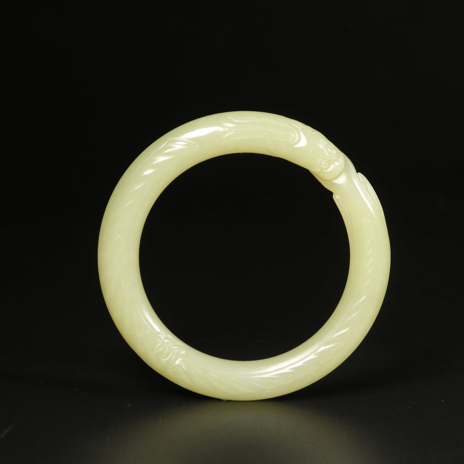 A HETIAN YELLOW JADE BRACELET (1 of 12)