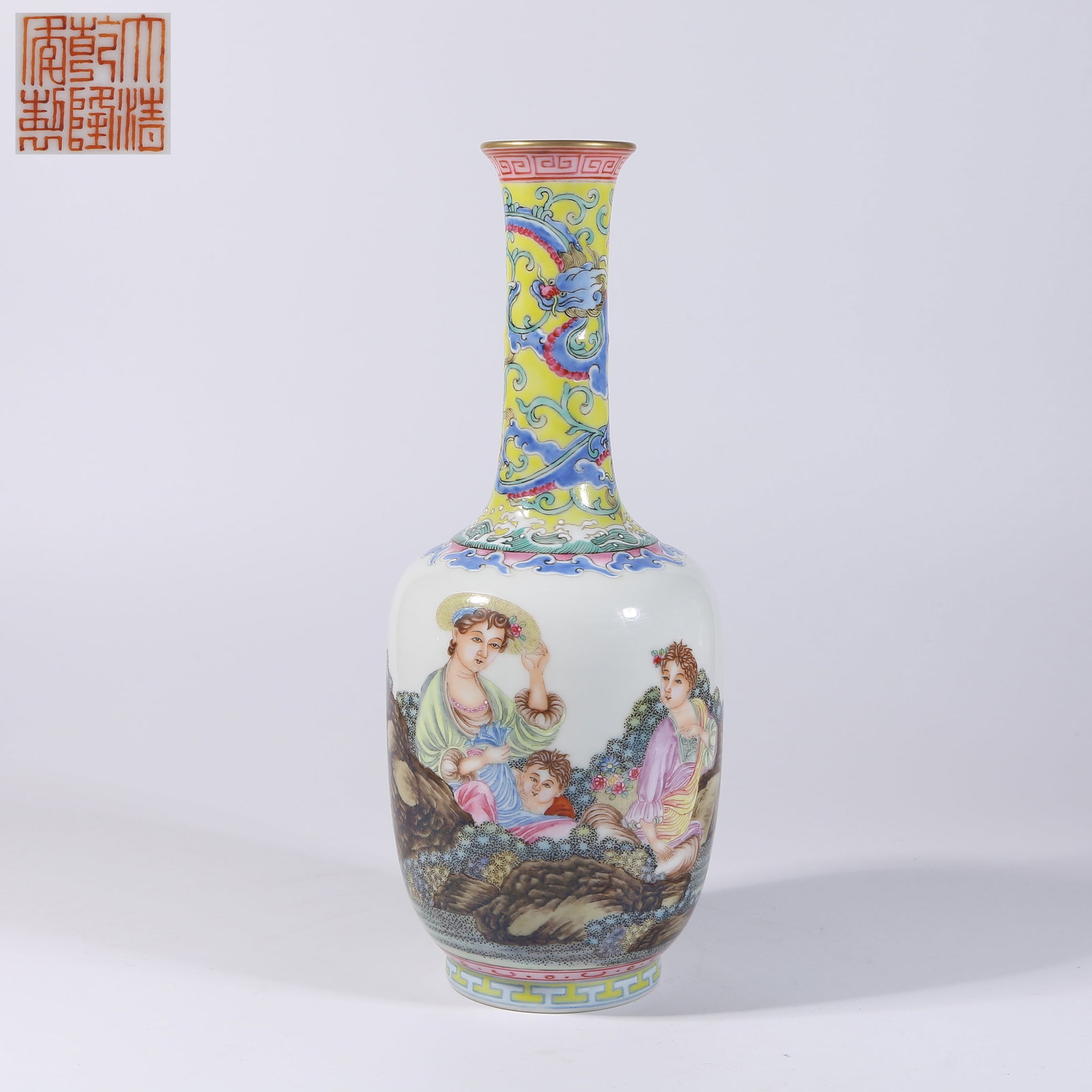 A FAMILLE-ROSE ENAMELLED LONG-NECK VASE WITH FIGURE STORY SCENE (1 of 9)