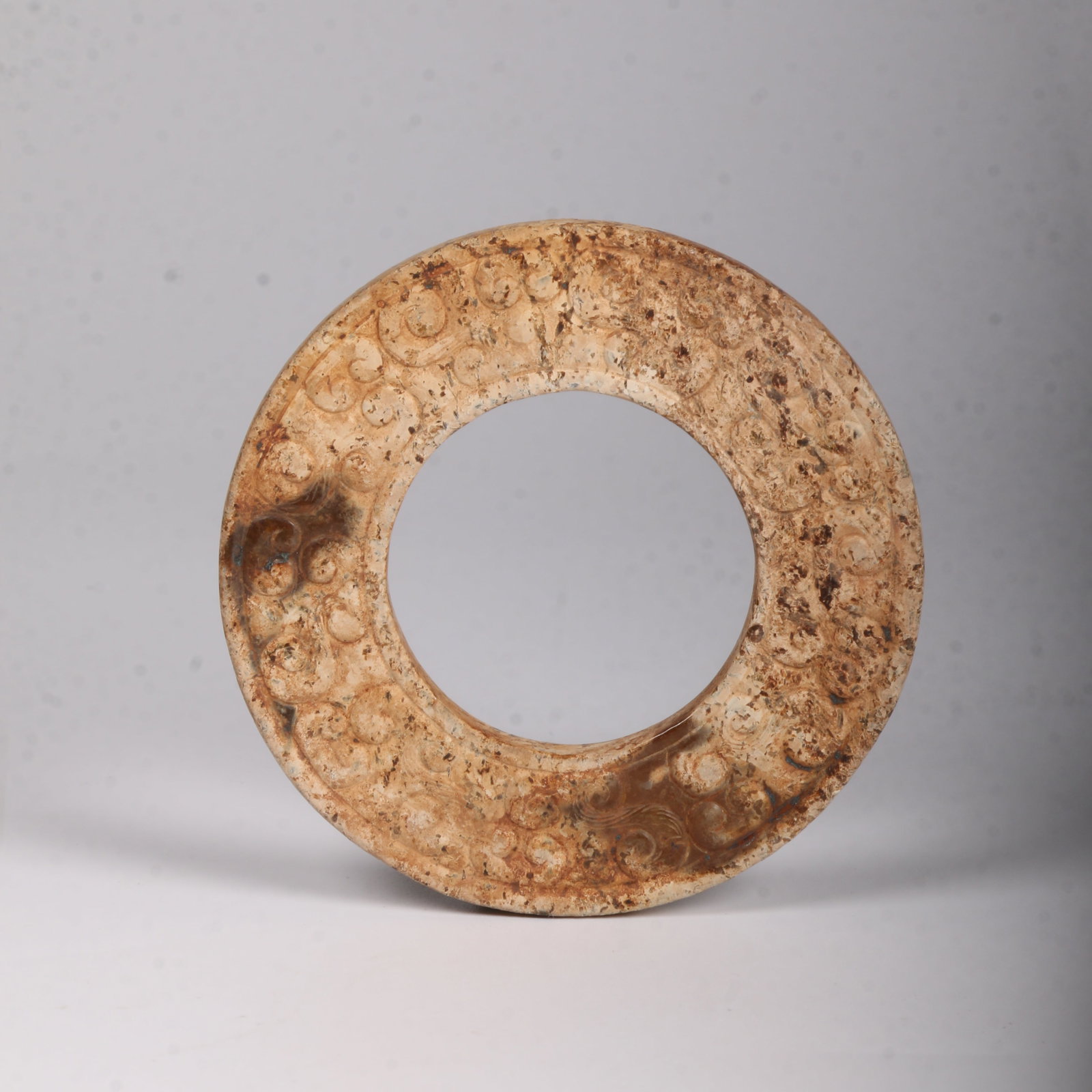 A ANCIENT JADE RING: Ancient Jade Ring