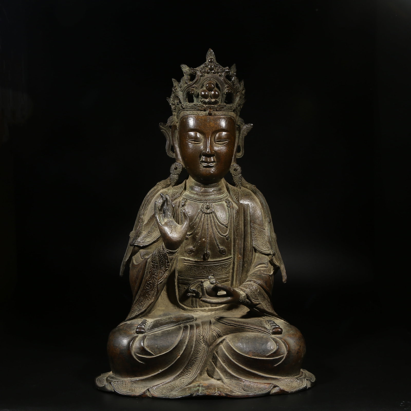 A BRONZE STATUE OF BODHISATTVA (1 of 8)