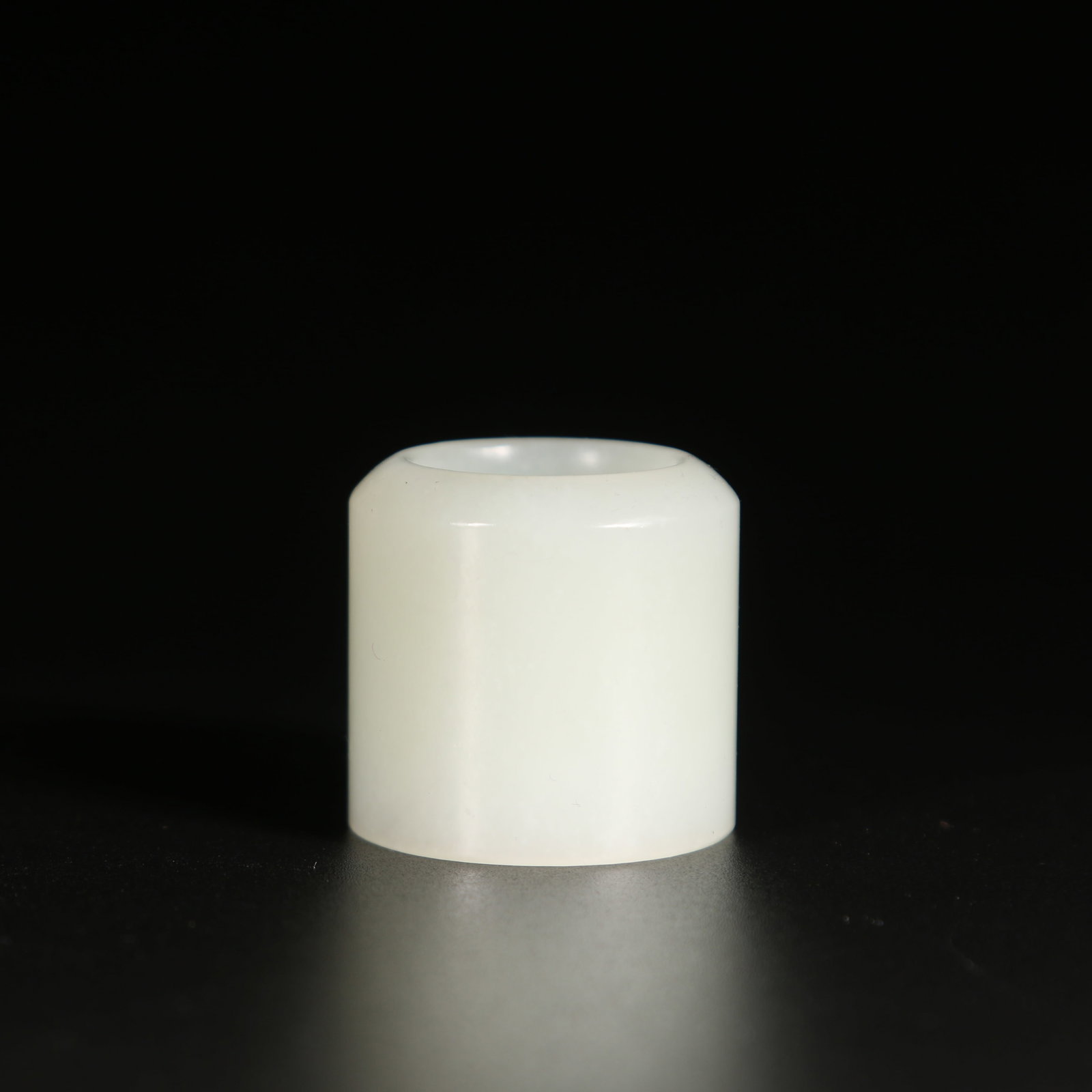 A HETIAN WHITE JADE THUMB RING (1 of 6)