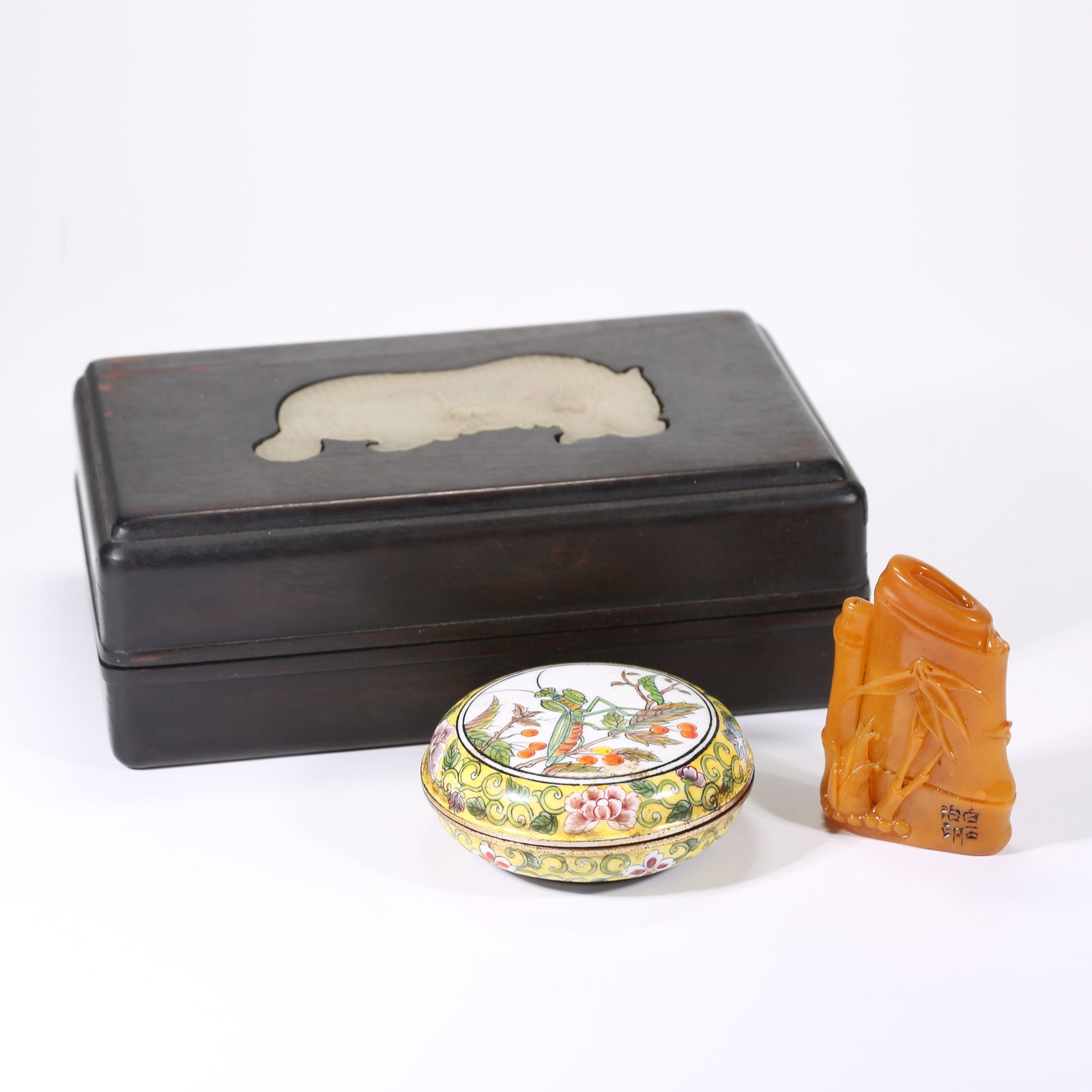 A SHOUSHAN TIANHUANG STONE SEAL IN BAMBOO SHAPE: Shoushan Tianhuang stone seal in bamboo shape