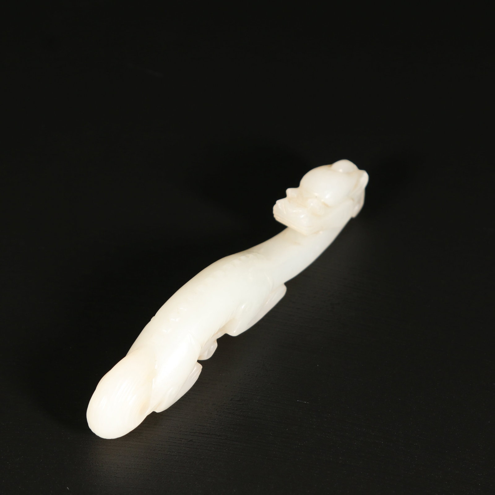 A HETIAN WHITE JADE BELT HOOK (1 of 10)