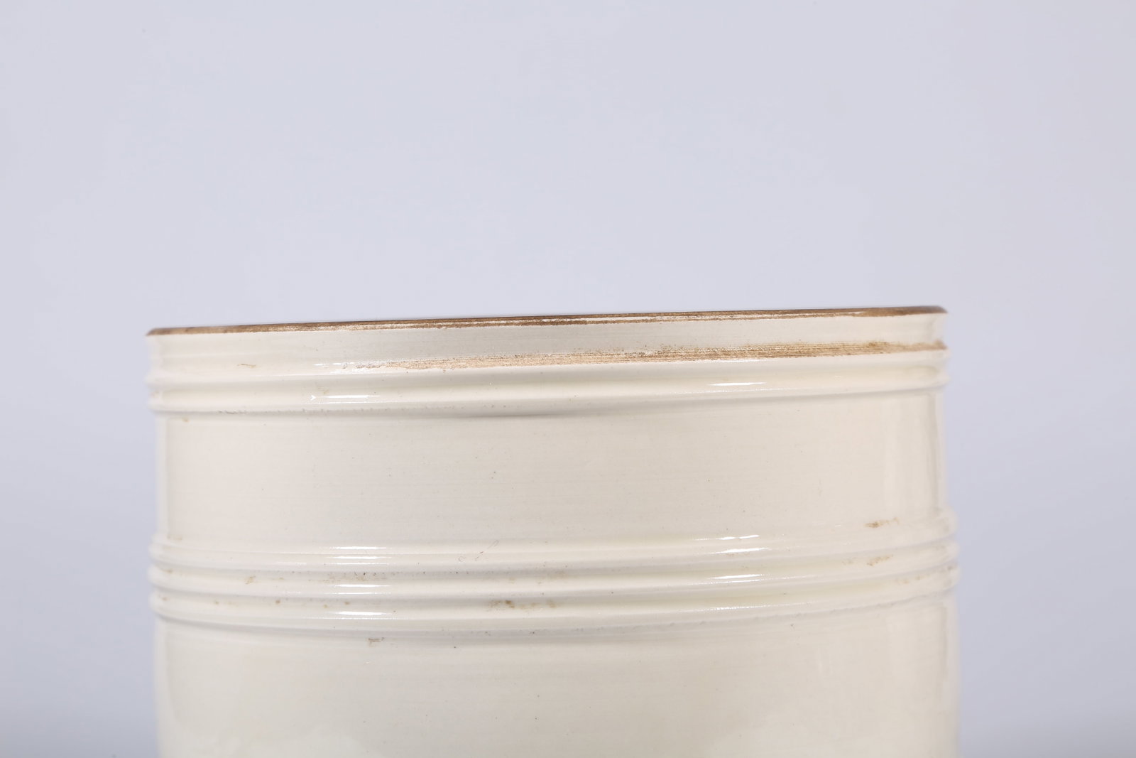 A STRING-PATTERNED TRIPOD CENSER - 5