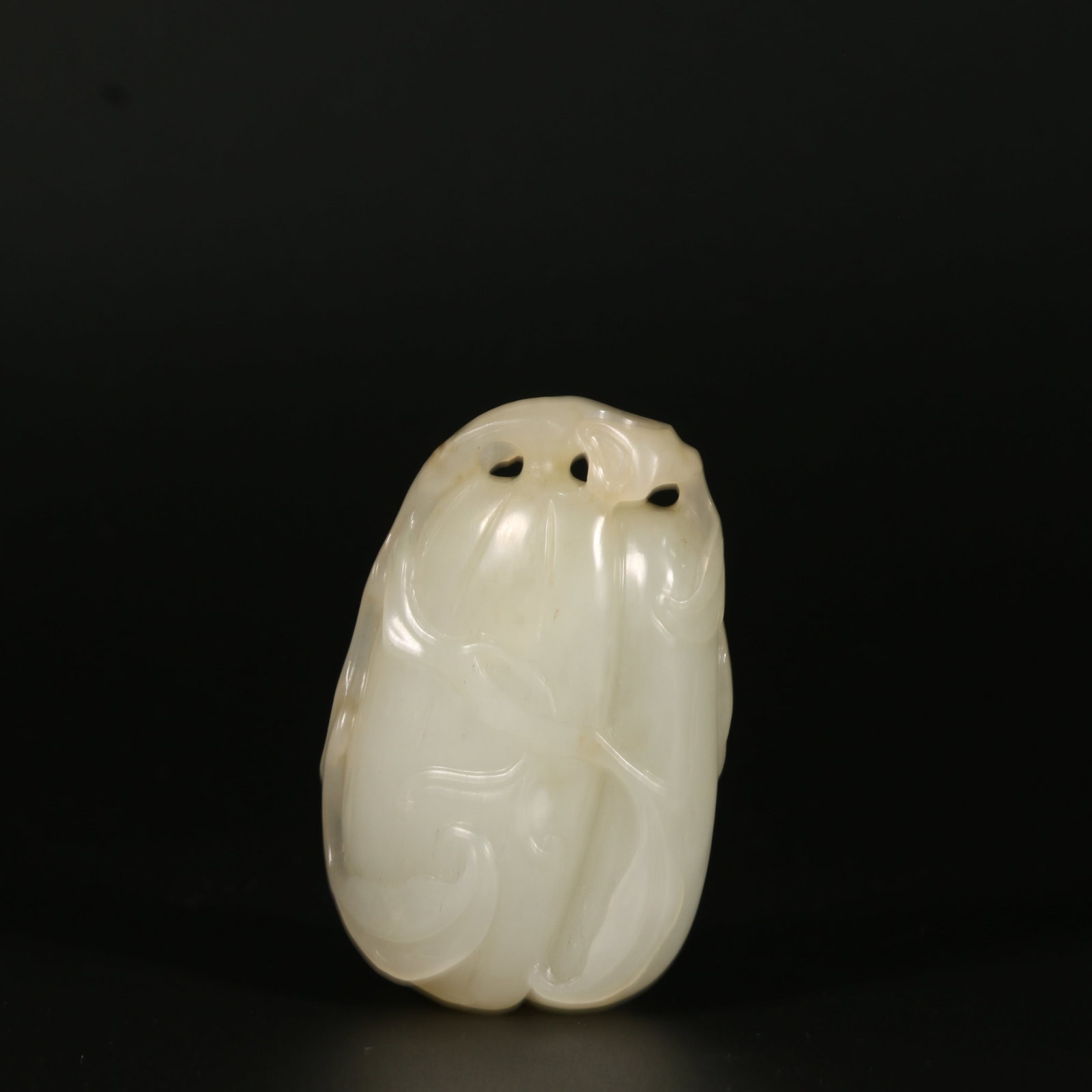 A HETIAN JADE GOURD AND FRUIT PENDANT (1 of 10)
