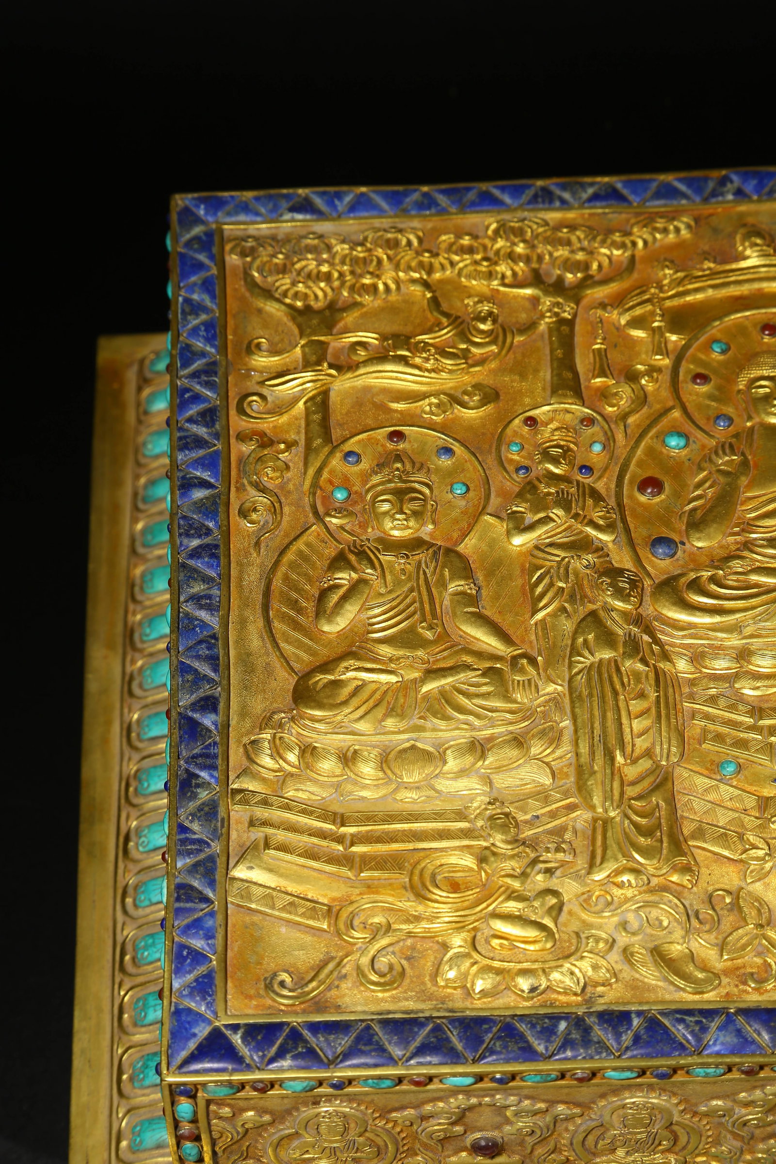 A GILT BRONZE SCRIPTURE BOX - 2