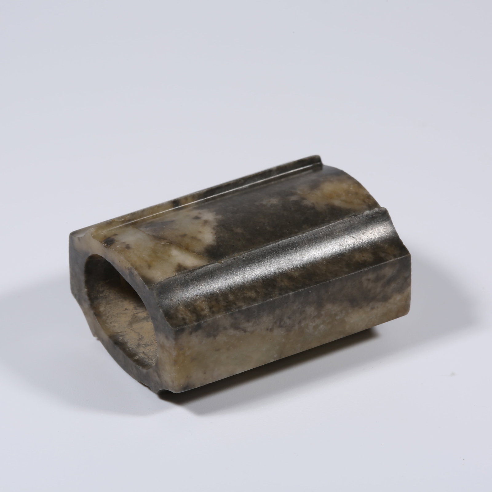 A ANCIENT JADE SWORD ORNAMENT (1 of 8)