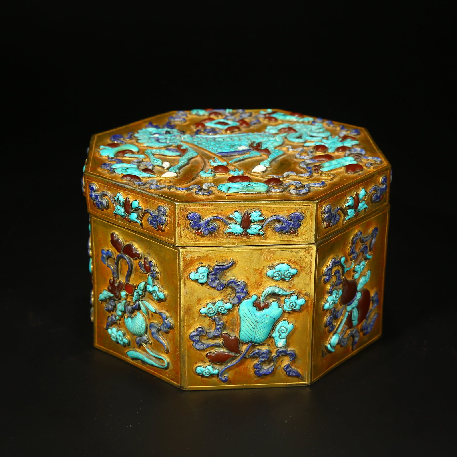A GILT BRONZE GEMSTONE-INLAID QILIN-PATTERNED LIDDED BOX (1 of 10)