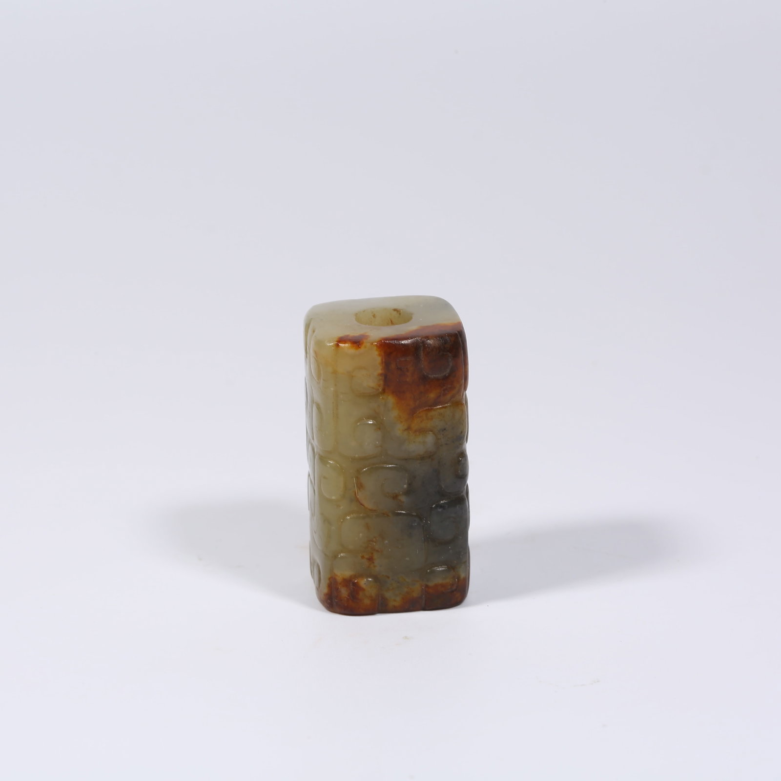 A ANCIENT JADE PENDANT (1 of 9)