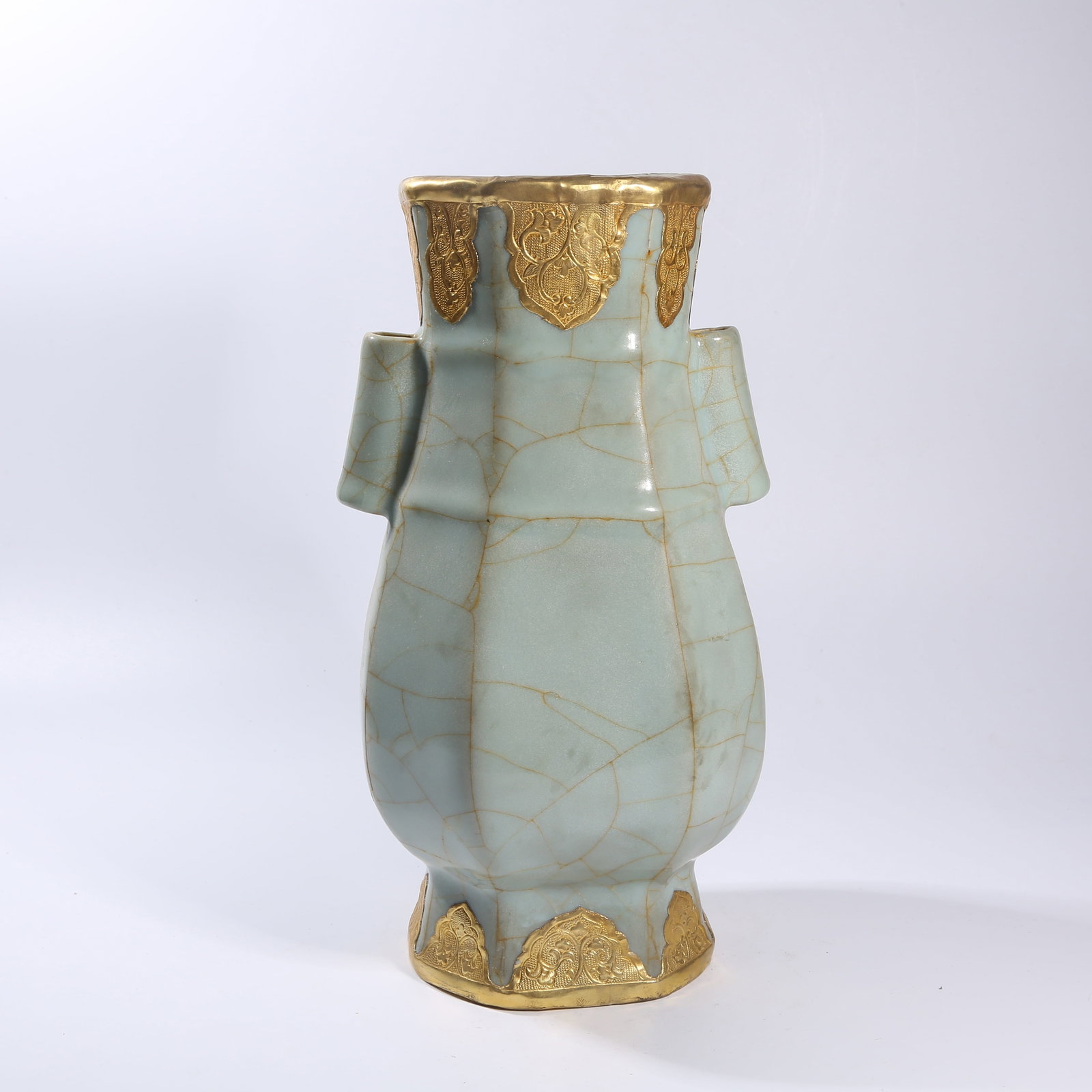 A OFFICIAL KILN GILT CROWN-HANDLED VASE: Official kiln gilt crown-handled vase