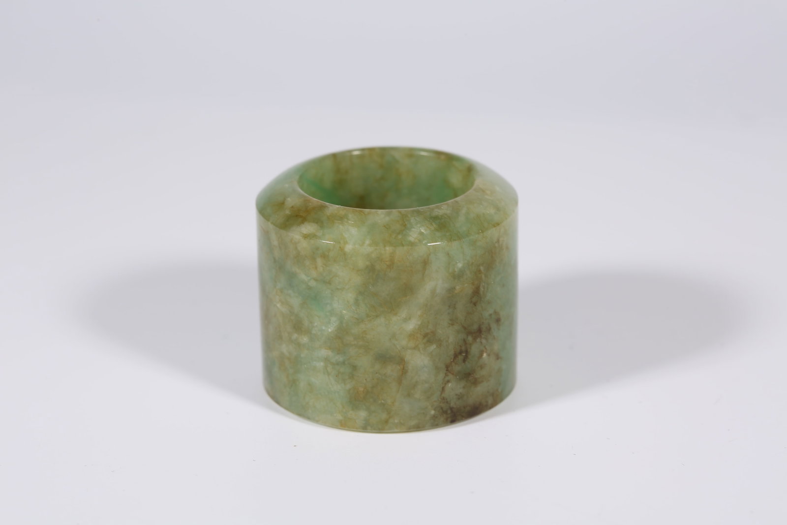 A JADEITE THUMB RING - 3