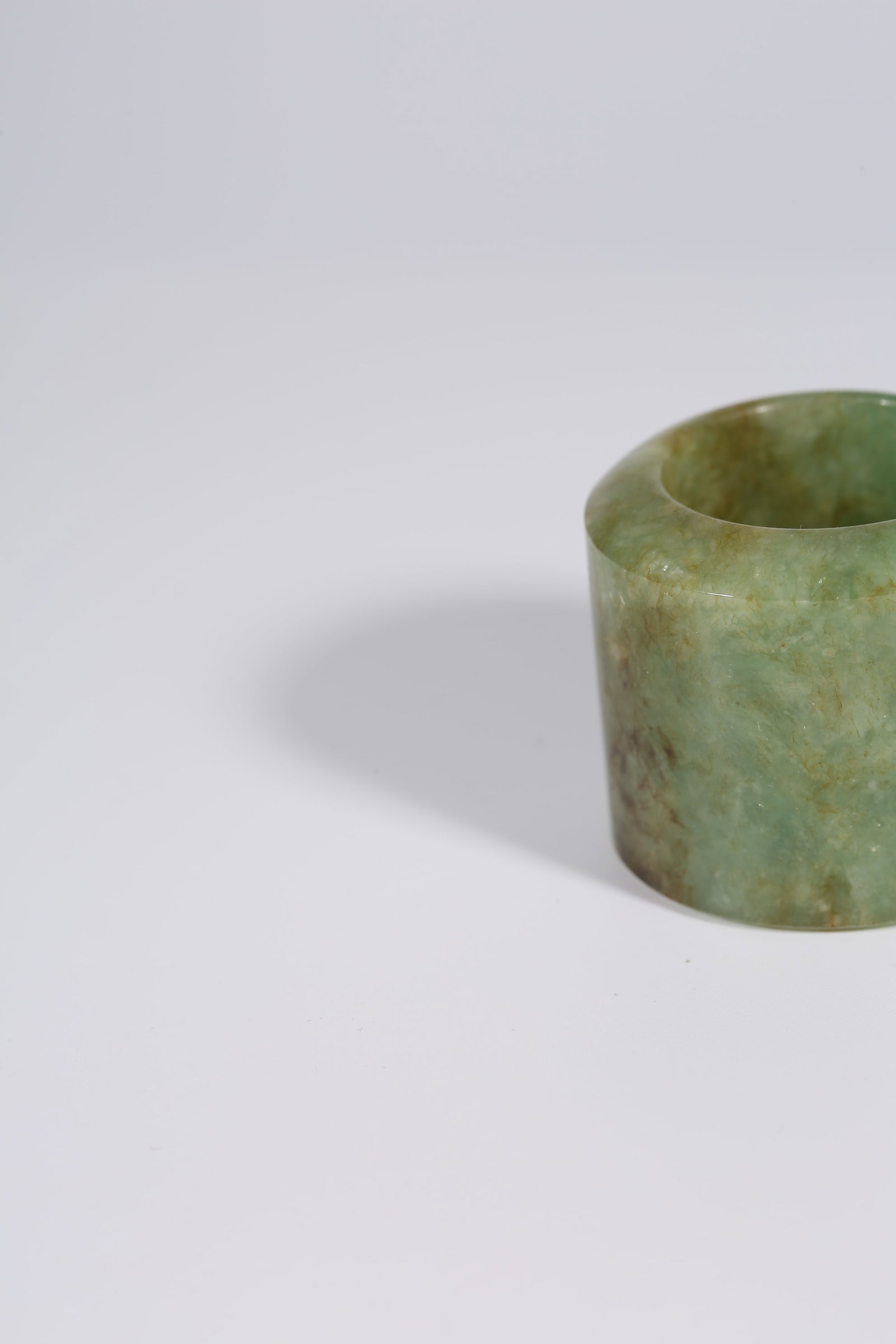 A JADEITE THUMB RING - 5