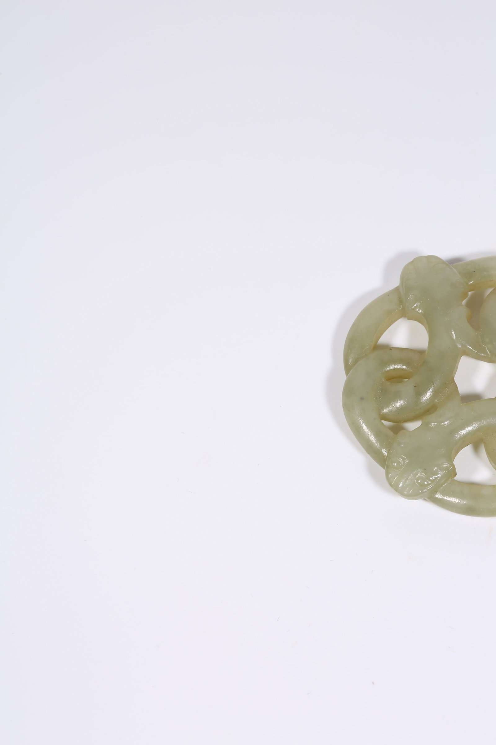 A ANCIENT JADE CHI-DRAGON PATTERN LOOP - 2