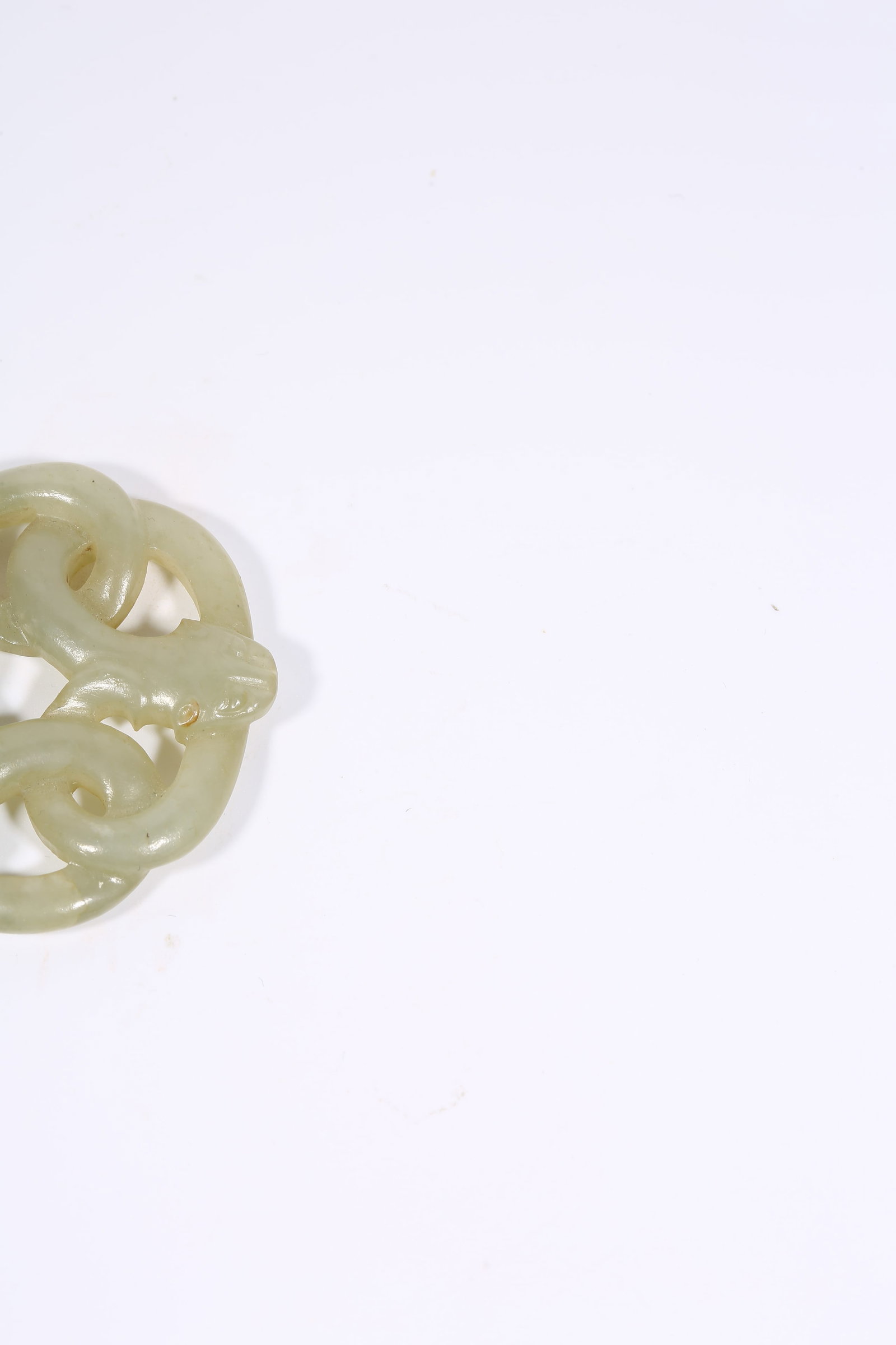 A ANCIENT JADE CHI-DRAGON PATTERN LOOP - 3