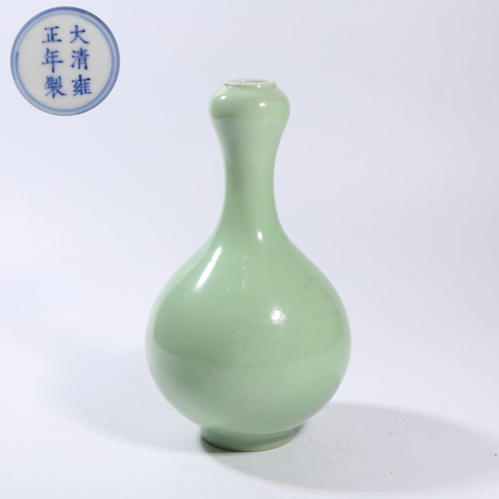 A APPLE-GREEN GLAZED GARLIC-SHAPED VASE (1 of 9)