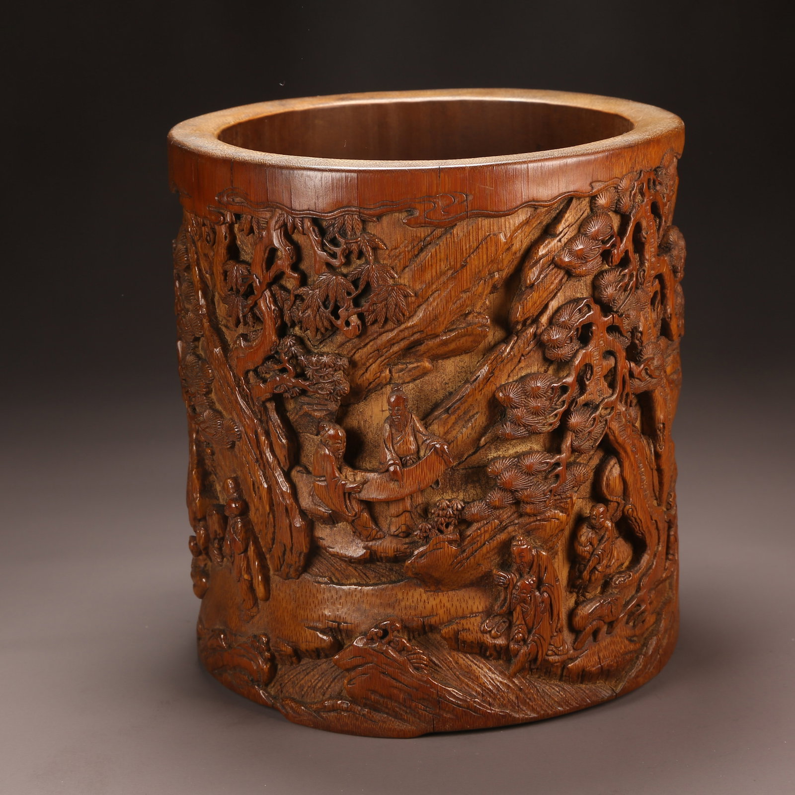 A BAMBOO CARVED BRUSH HOLDER WITH ELEGANT GATHERING UNDER PINE DESIGN (1 of 10)