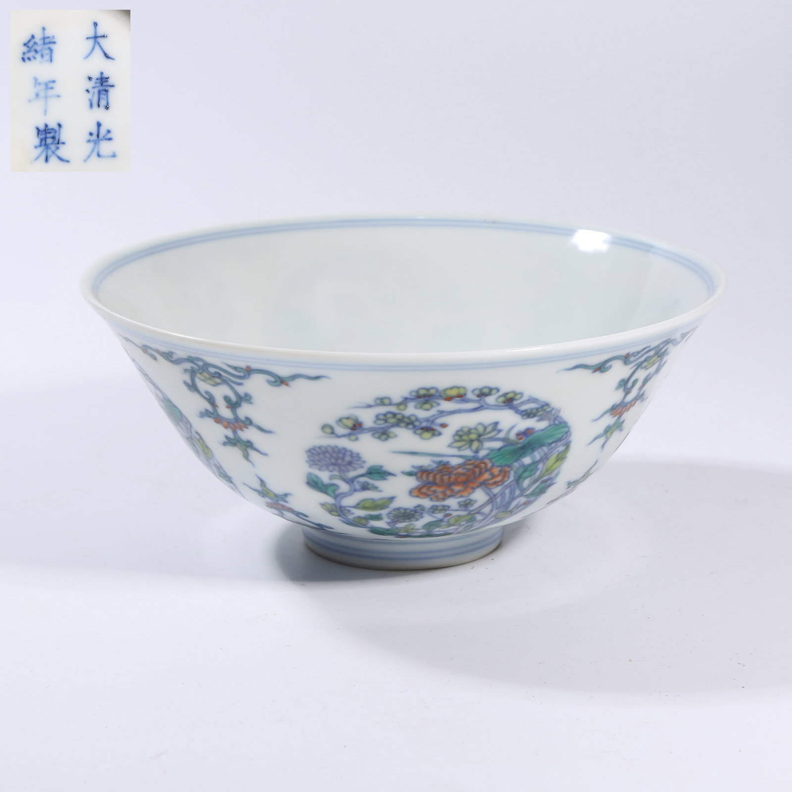A DOUCAI PATTERNED FLORAL BOWL (1 of 9)