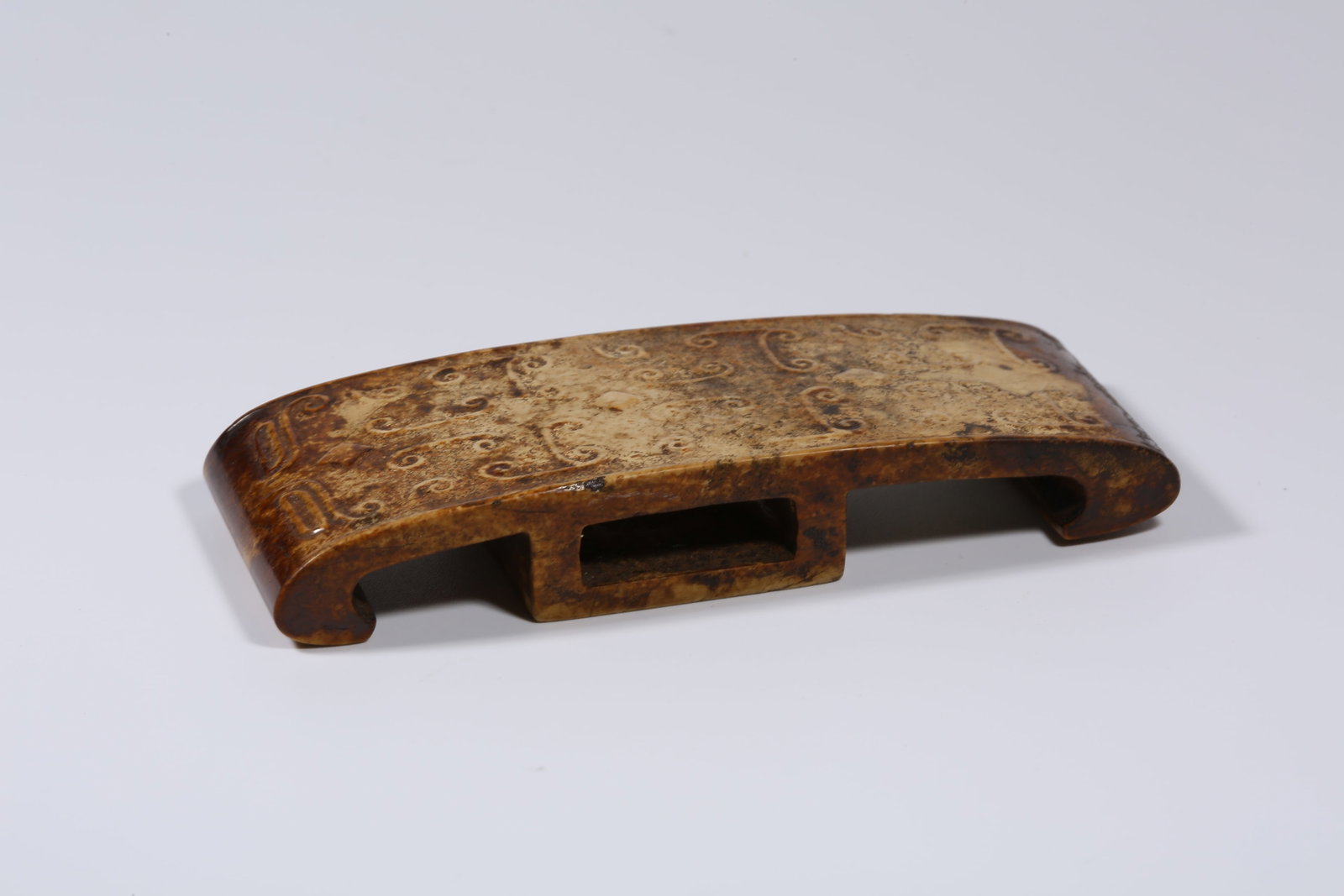 A ANCIENT JADE SWORD ORNAMENT WITH INTERLINKED CLOUD PATTERN - 5