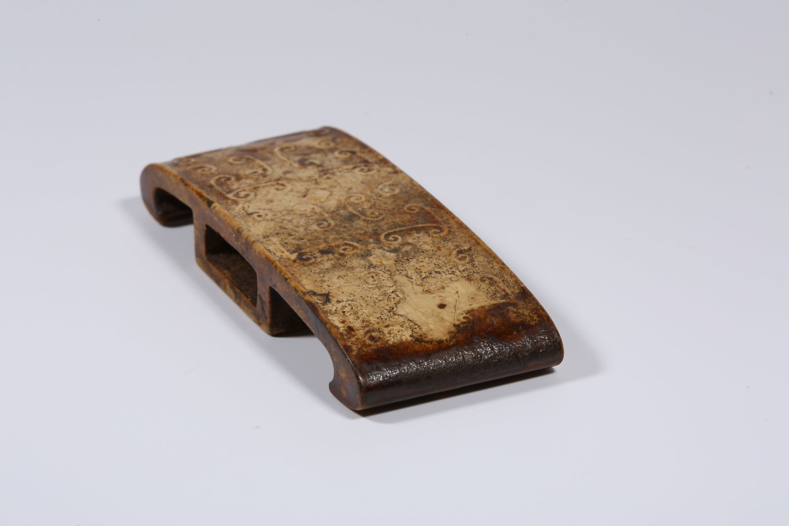 A ANCIENT JADE SWORD ORNAMENT WITH INTERLINKED CLOUD PATTERN - 6