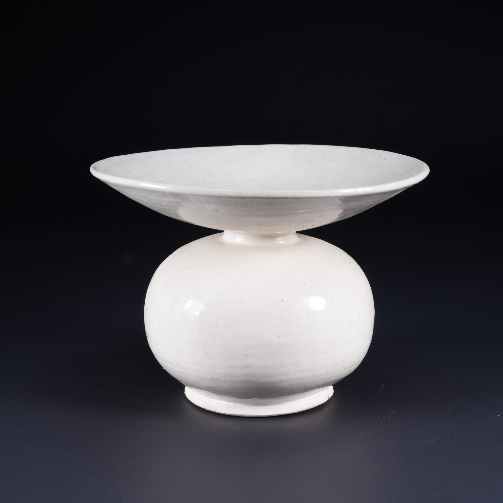 A WHITE-GLAZED SLAG CONTAINER (1 of 9)