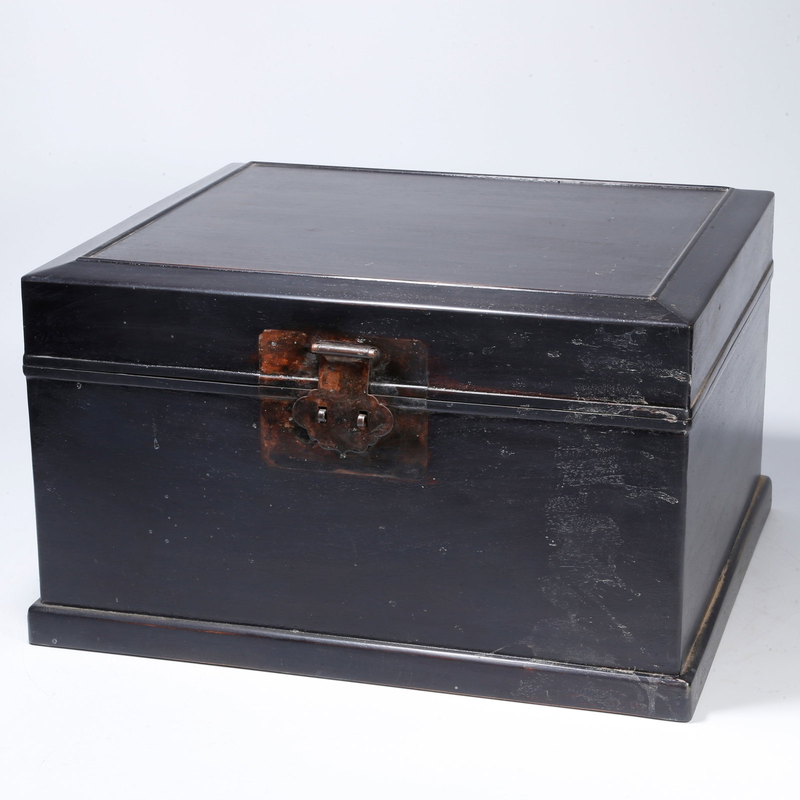 A ZITAN WOOD STORAGE BOX (1 of 10)