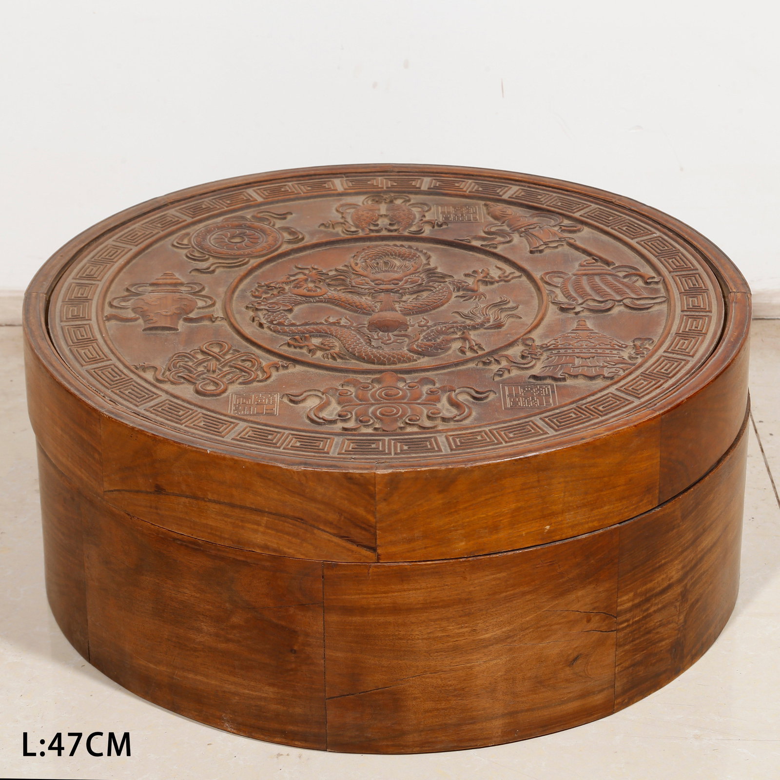 A HUANGHUALI LIDDED BOX WITH DRAGON DESIGN (1 of 10)