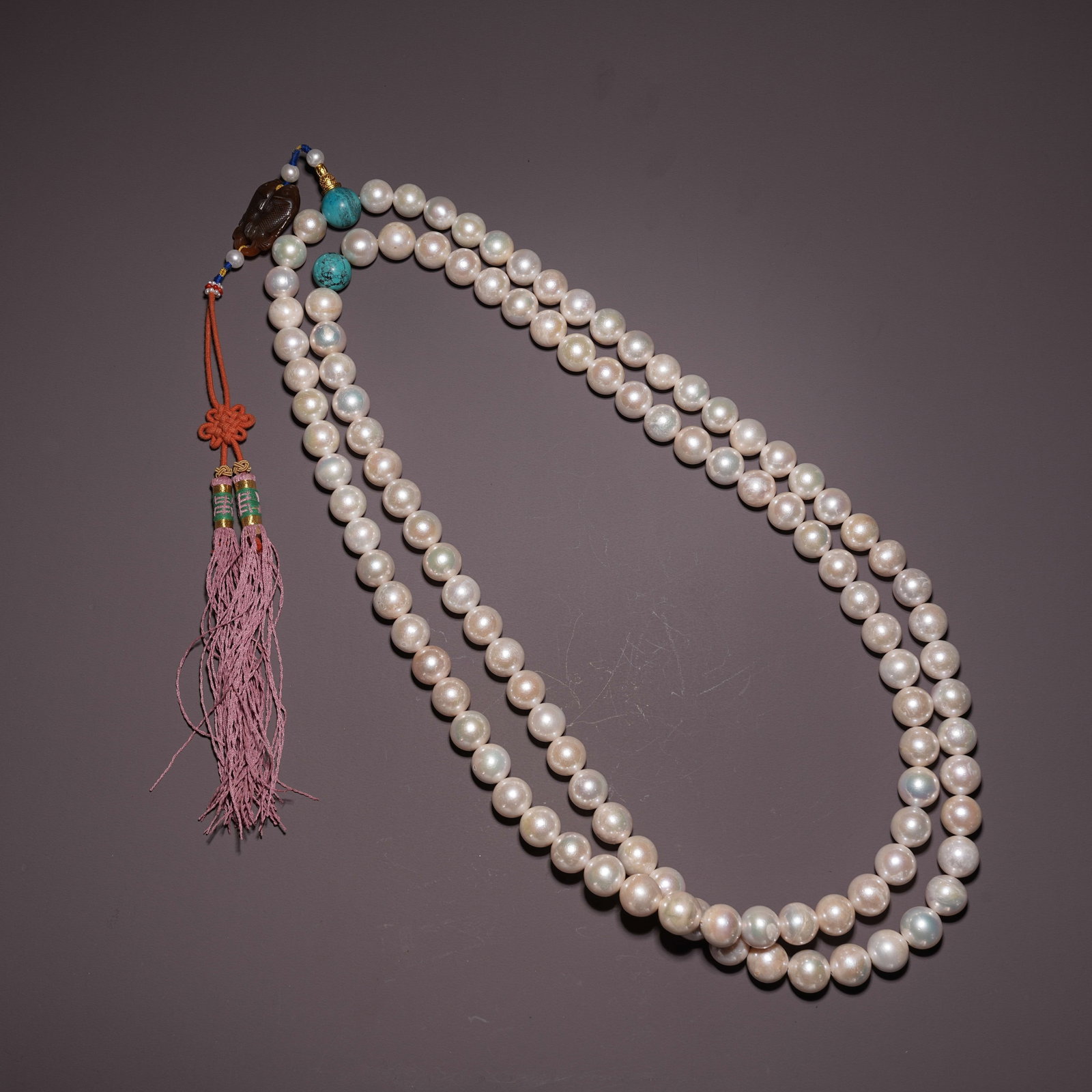 A EASTERN PEARL COURT NECKLACE (1 of 10)