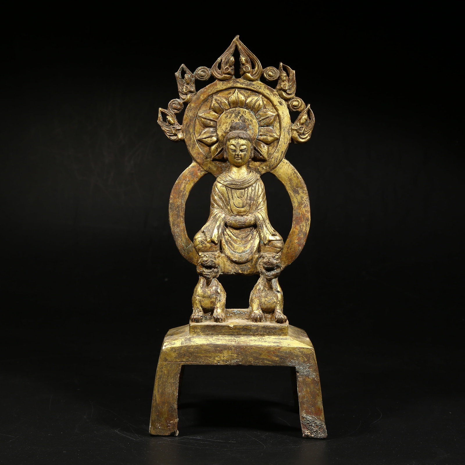 A GILDED BRONZE BUDDHA SCULPTURE (1 of 8)