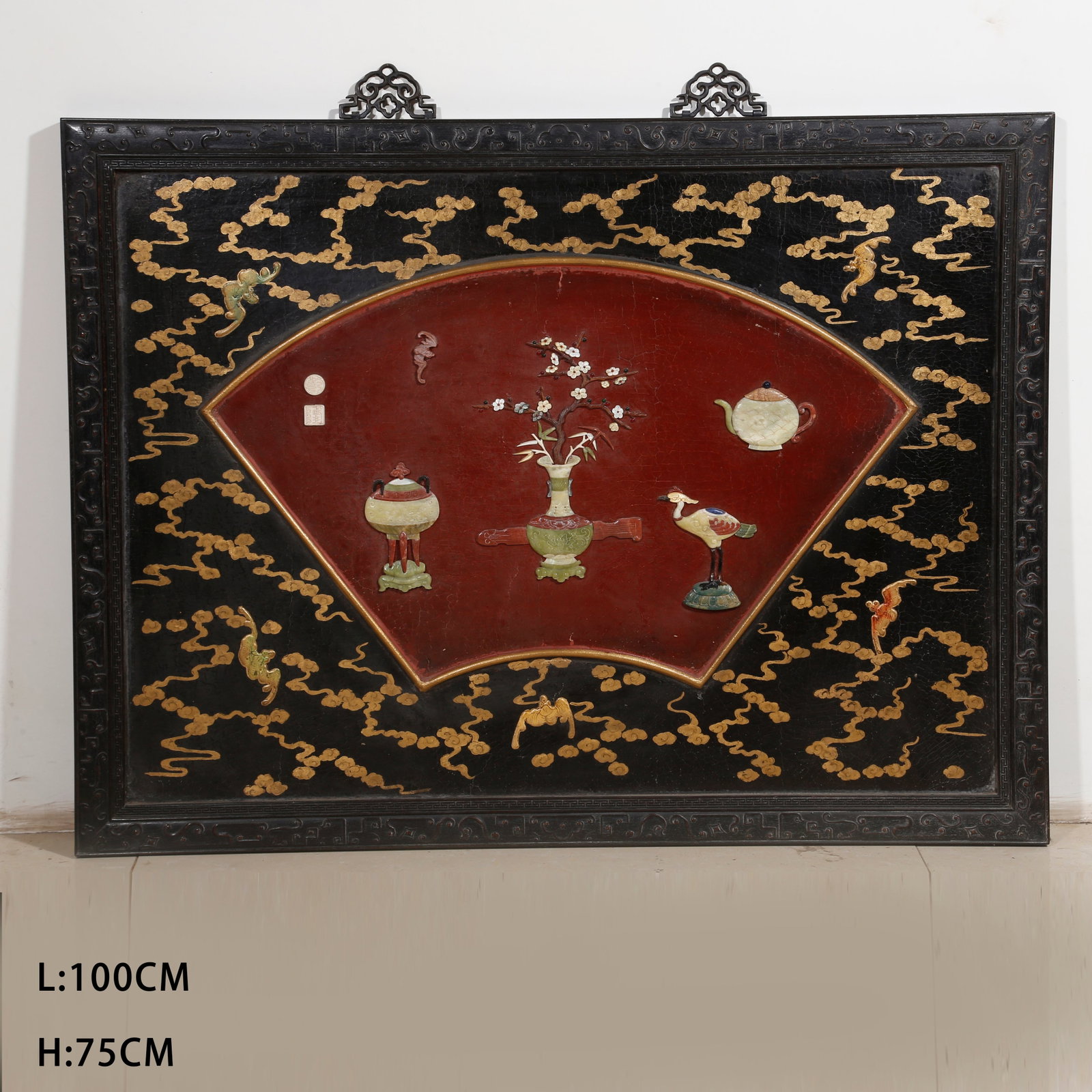 A ZITAN WOOD HANGING SCREEN INLAID WITH BAIBAO FLOWER-AND-BIRD DESIGN: Zitan Wood Hanging Screen Inlaid with Baibao Flower-and-Bird Design