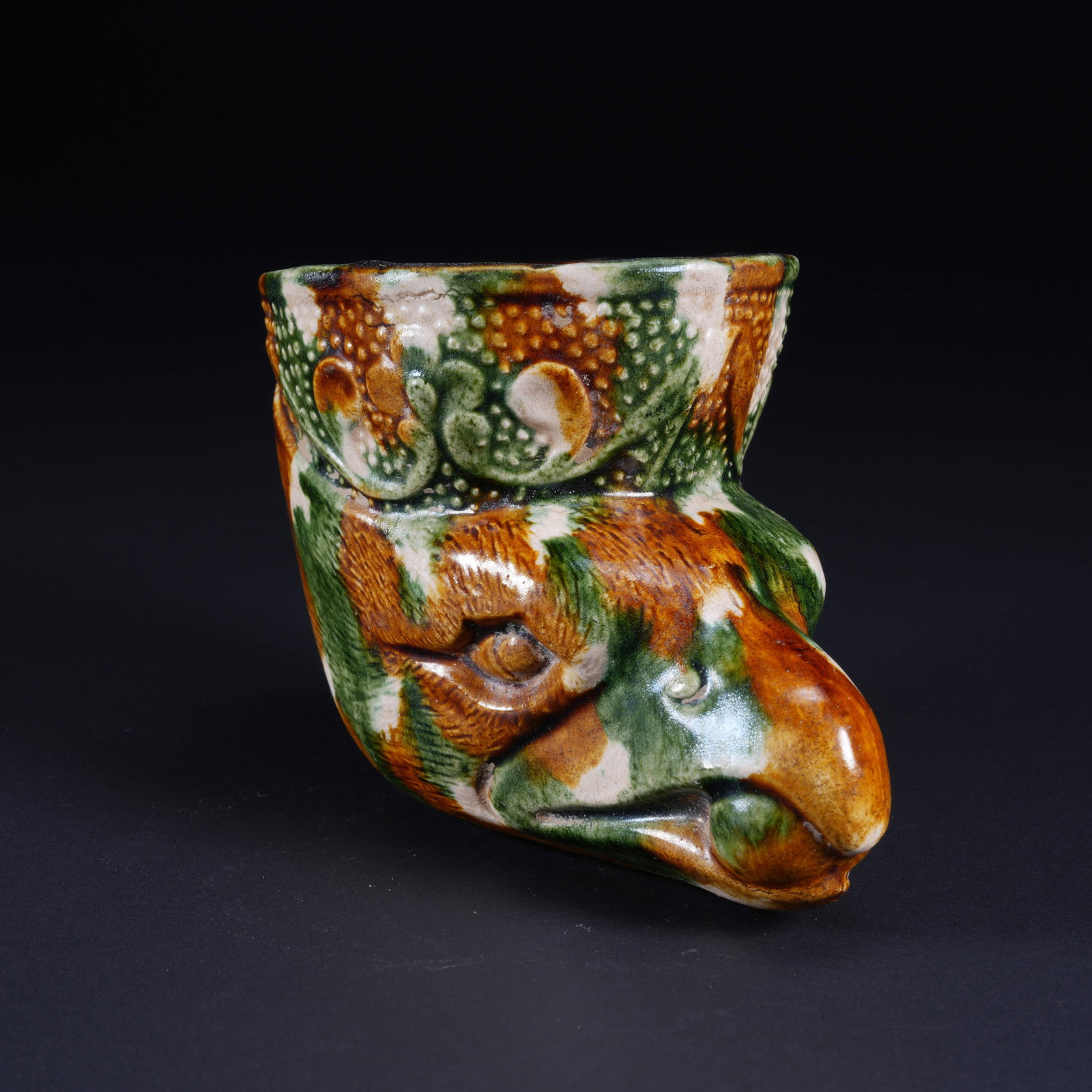 A PLAIN SANCAI EAGLE-HEAD CUP (1 of 9)