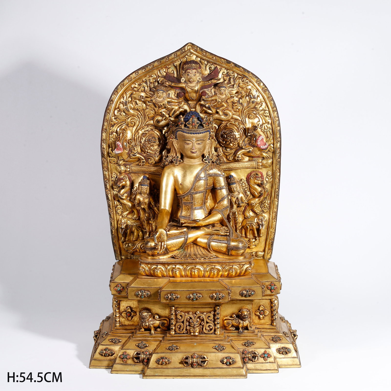A GILT BRONZE STATUE OF SAKYAMUNI: Gilt Bronze Statue of Sakyamuni