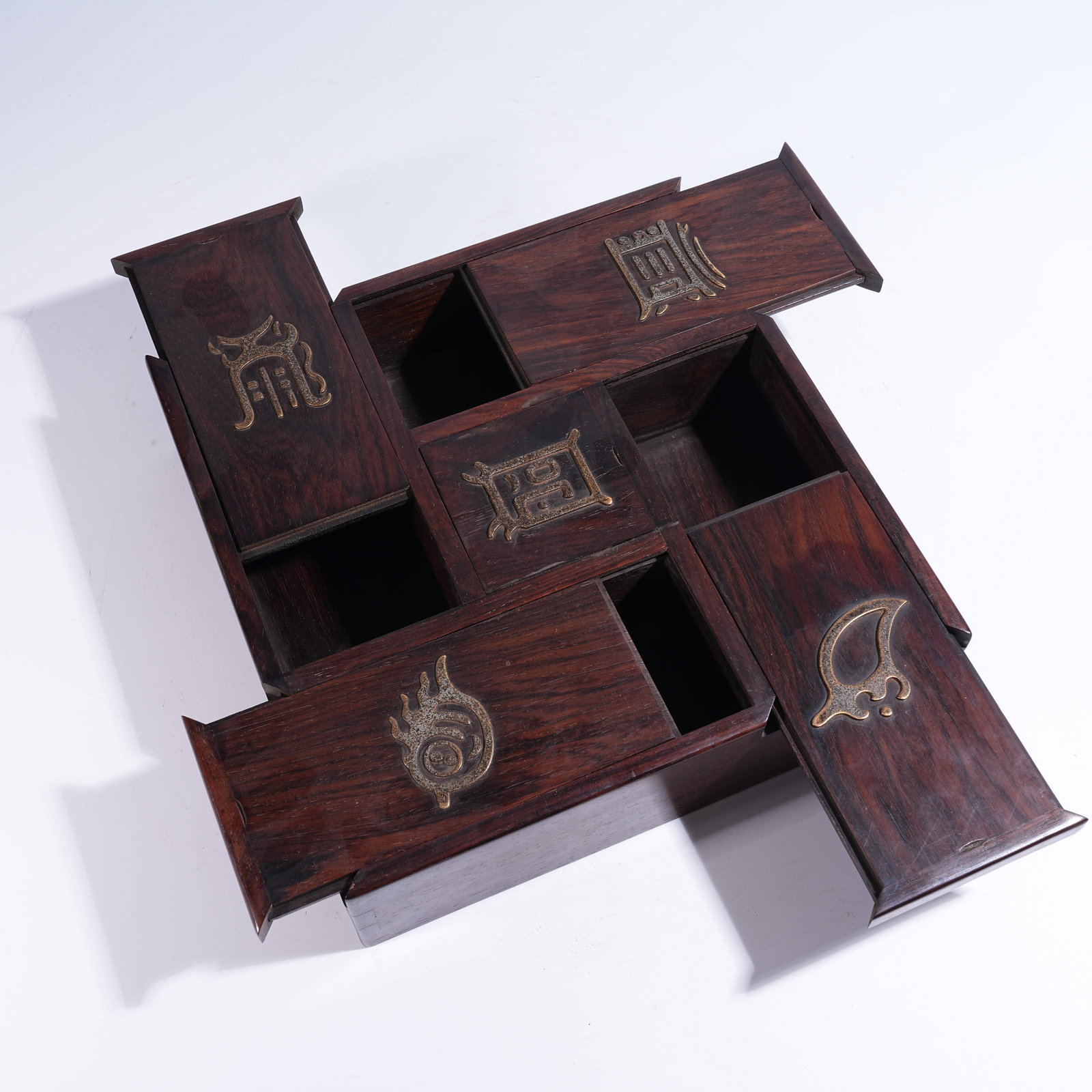 A HUANGHUALI COVERED BOX INLAID WITH BRONZE ARCHAISTIC SCRIPT (1 of 10)