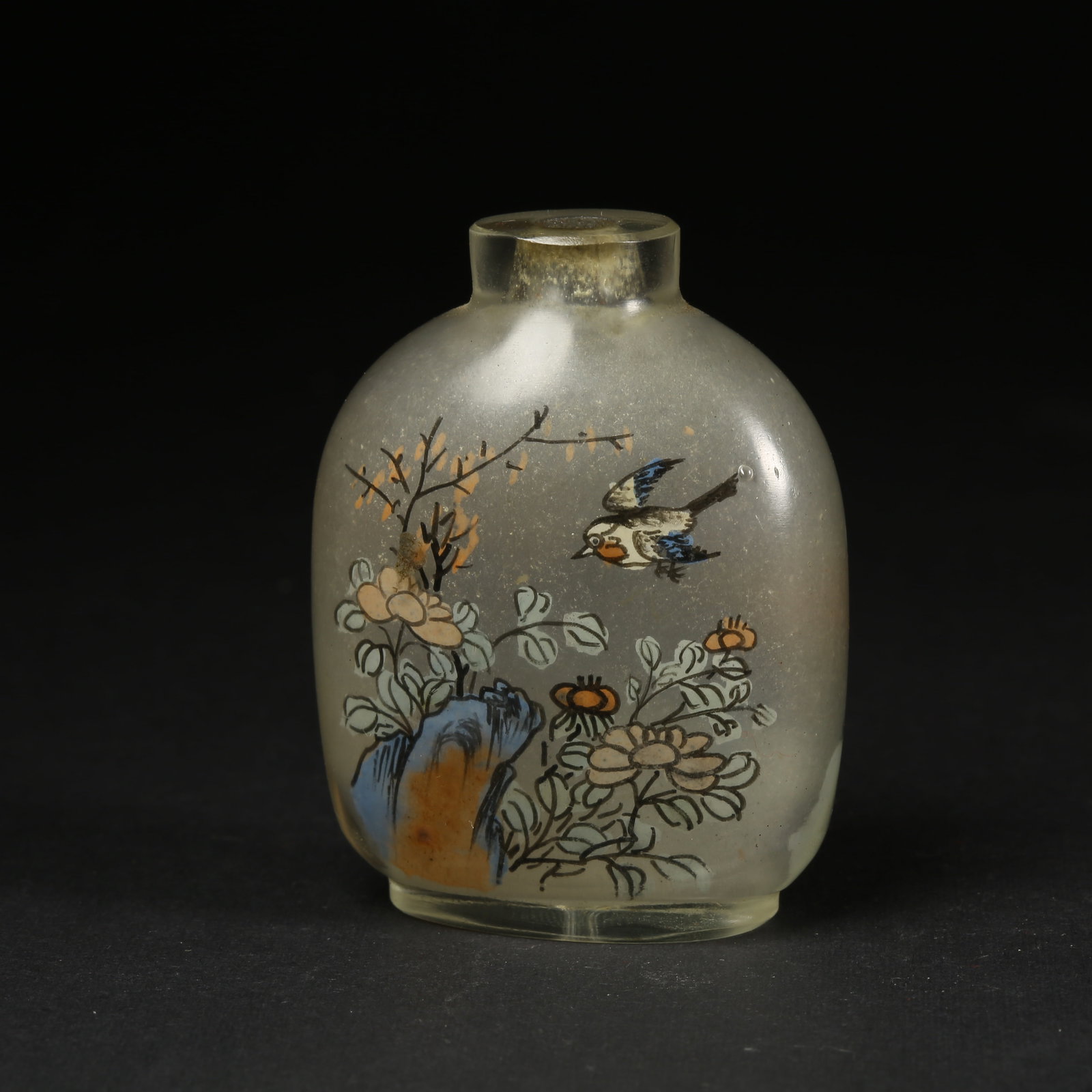 A GLASS SNUFF BOTTLE WITH FLOWER-AND-BIRD PATTERN (1 of 9)