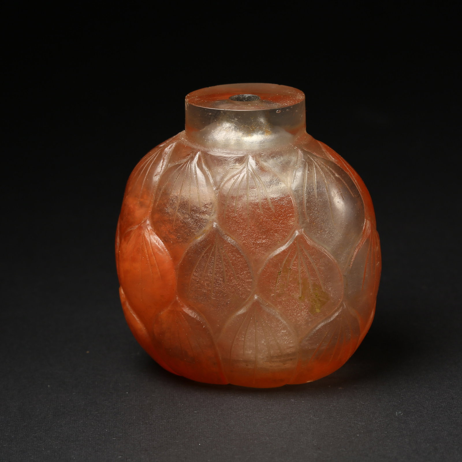 A GLASS SNUFF BOTTLE WITH LOTUS PETAL PATTERN (1 of 9)